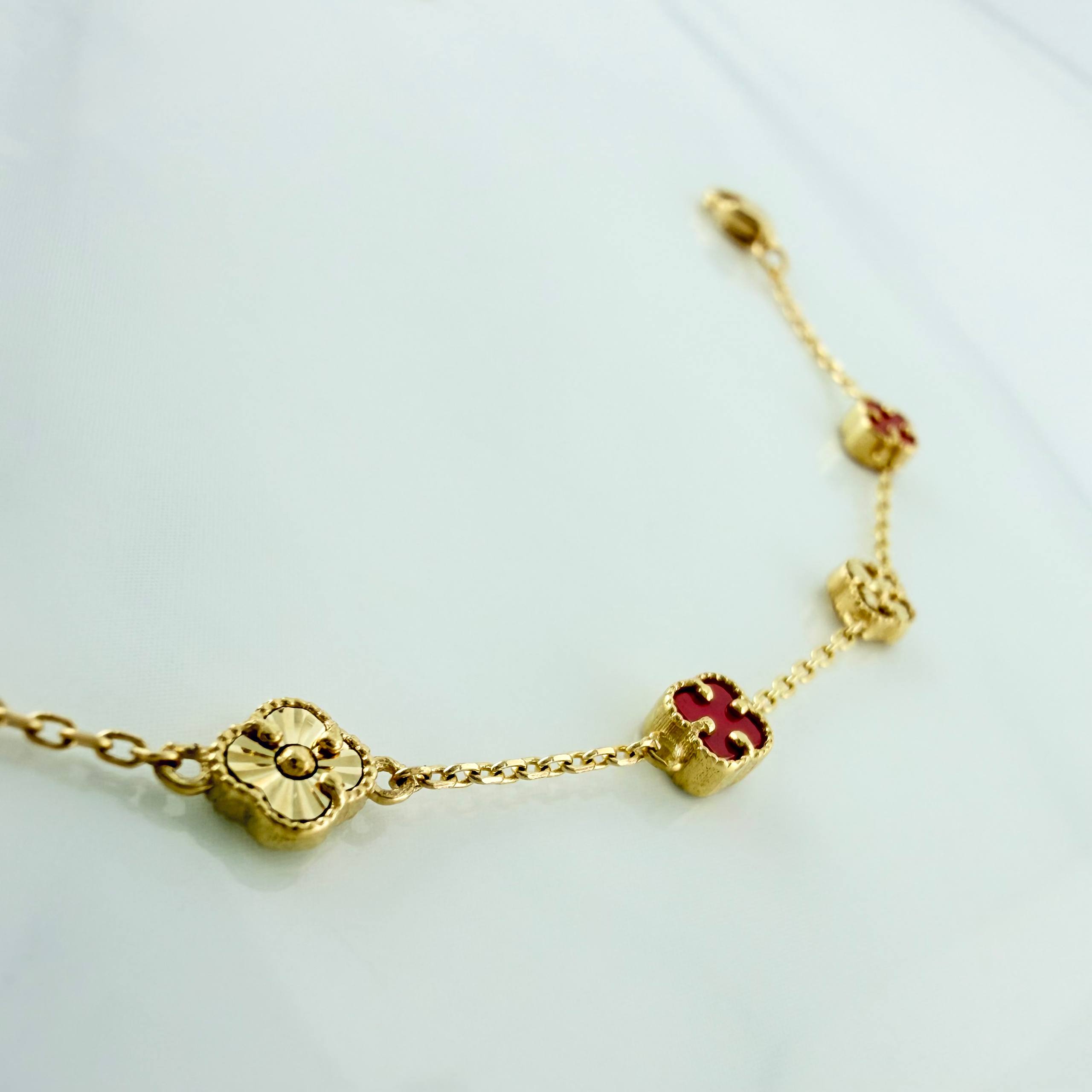 Clover Bracelet Classic Link 3.8 g / 8 1/2 in / 4.1 mm 18K Yellow Gold