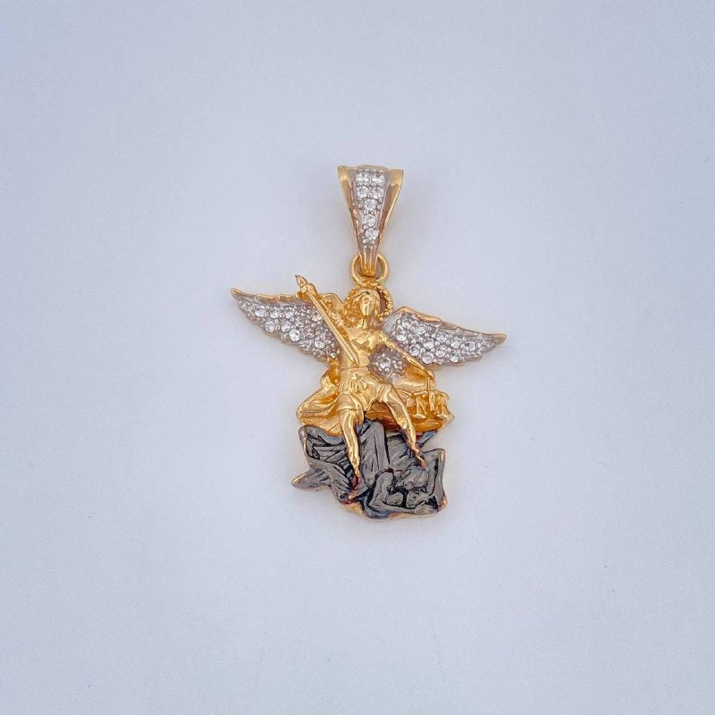 Dije San Miguel 4.25gr / 3cm / Tres Oros 18K $