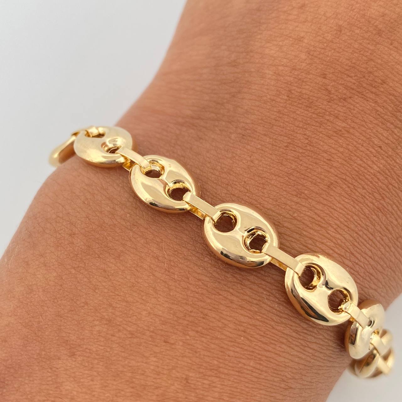 Bracelet GC 6.3gr / 8.2in / 18K Gold $