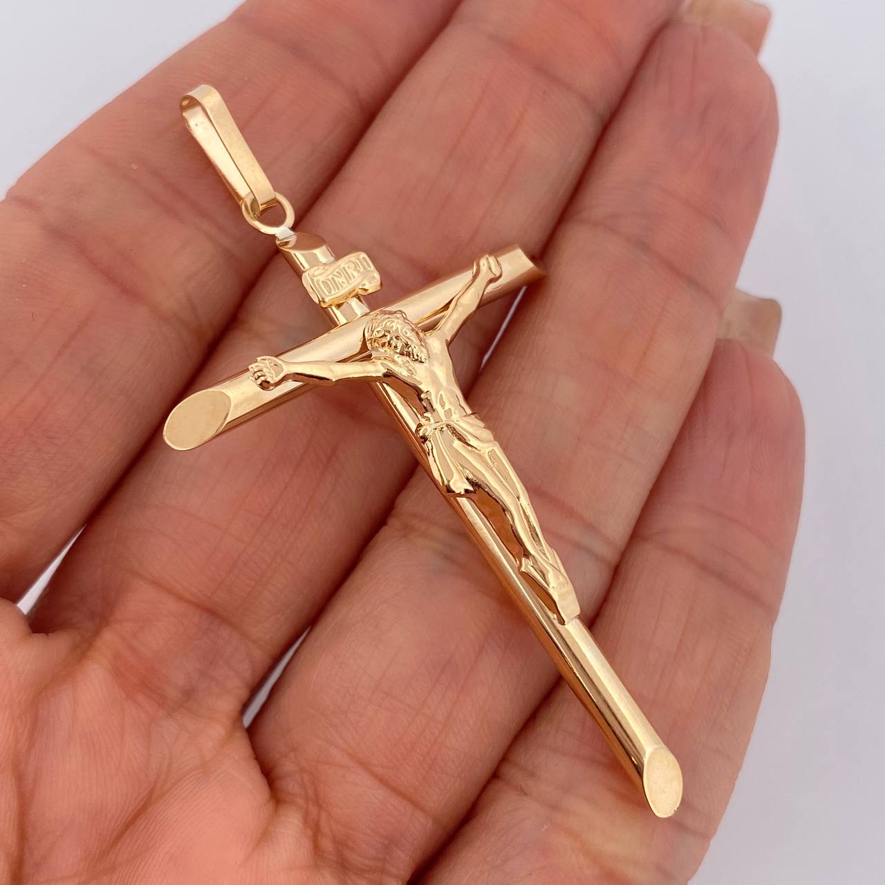 Pendant Christ Cross 3.2gr / 6.3cm (2.5in) / 18K Gold $