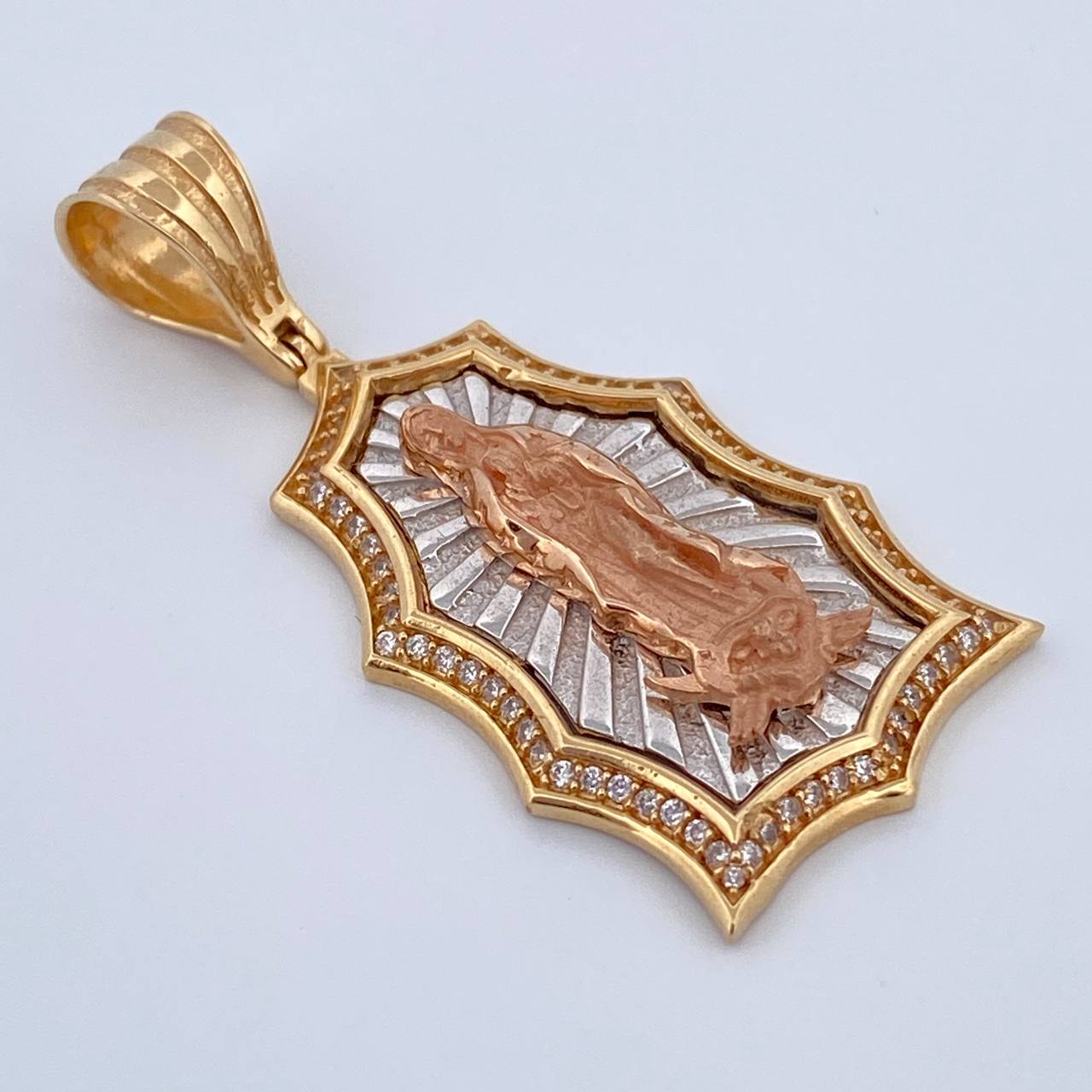 Dije Virgen Guadalupe 7.3gr / 4.2cm / Oro 18K $