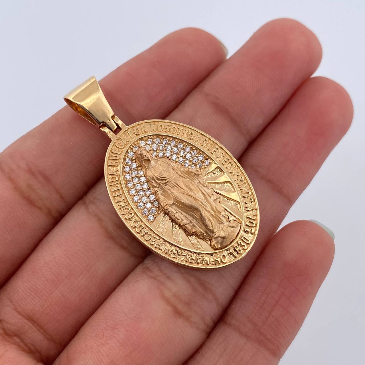 Dije Virgen Milagrosa 7.35gr / 3.8cm / Oro 18K $