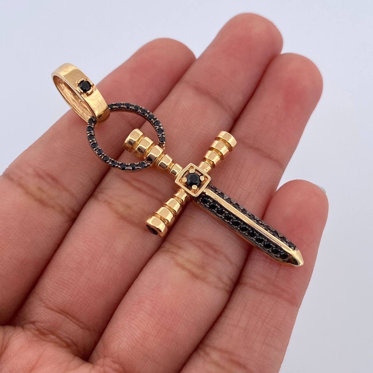 Pendant Sword Cross 7.15gr / 5.2cm (2.0in) / 18K Gold $