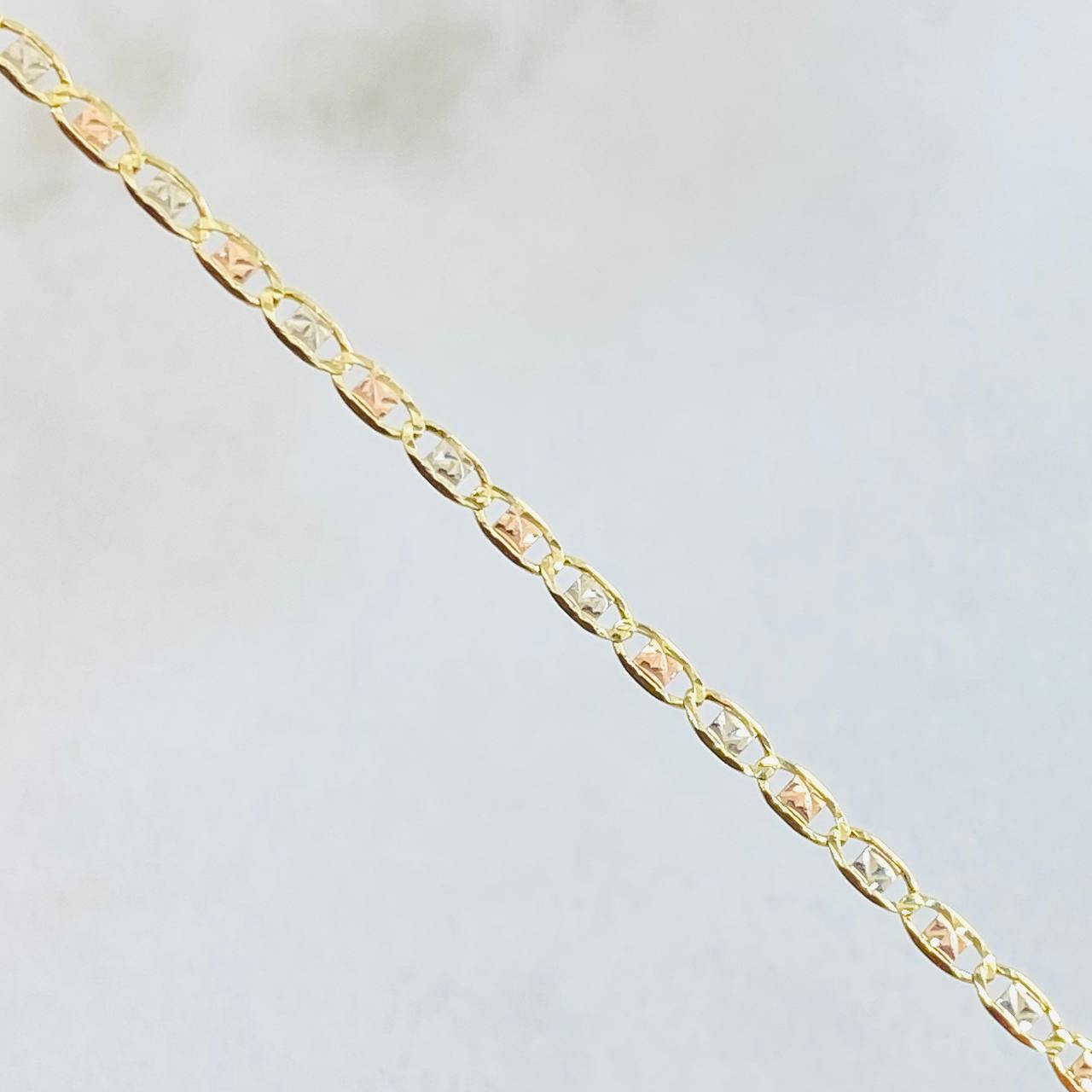 Flat Anchor Chain 1.75gr / 19 3/4 in / Three Golds +3 18K