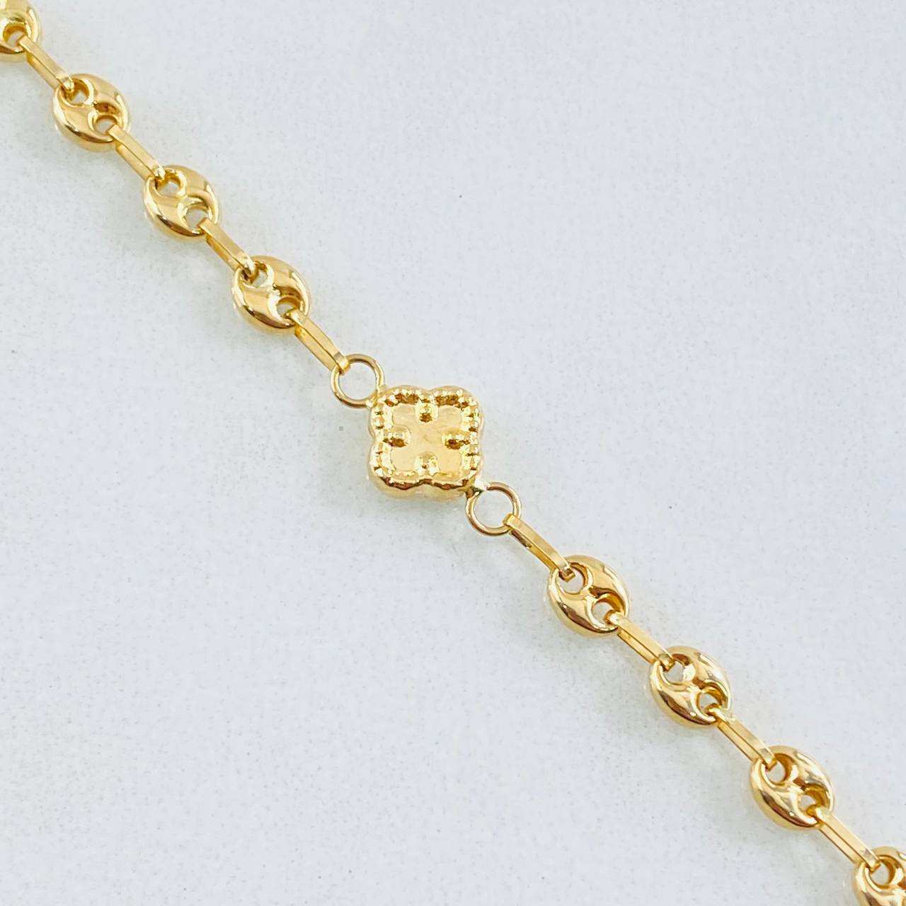 Pulso GC Trebol 2.2gr / 7 in / Oro Amarillo 18K *