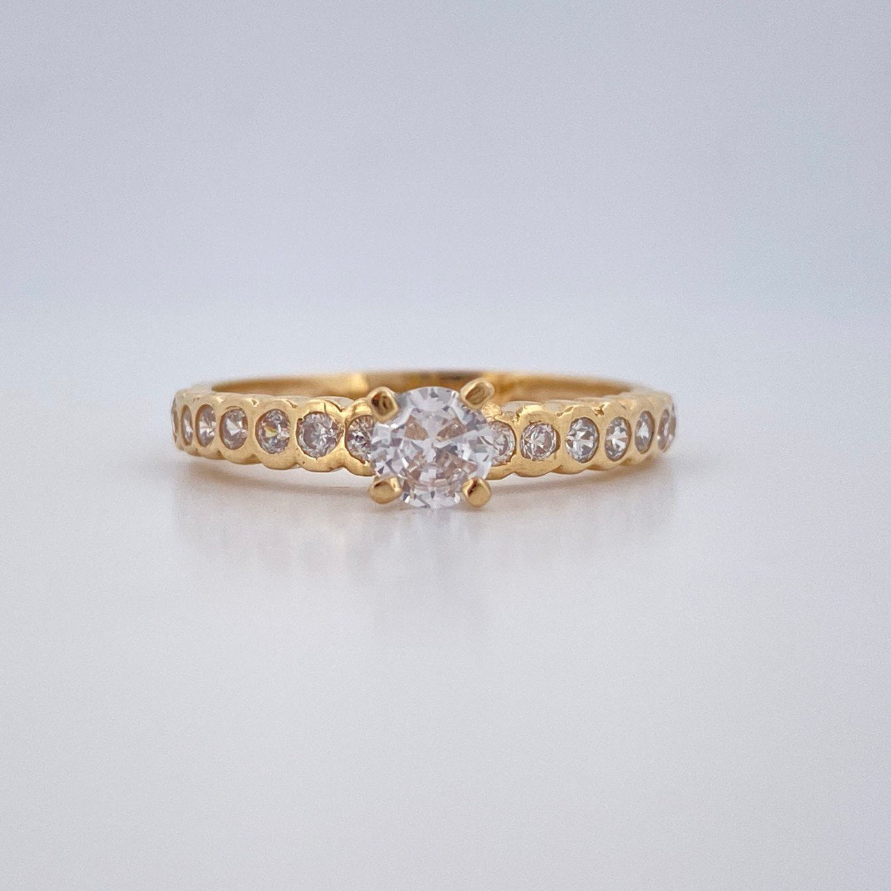Anillo Solitario Tupido 2.45gr / T7 1/2 / Oro Amarillo 18K $