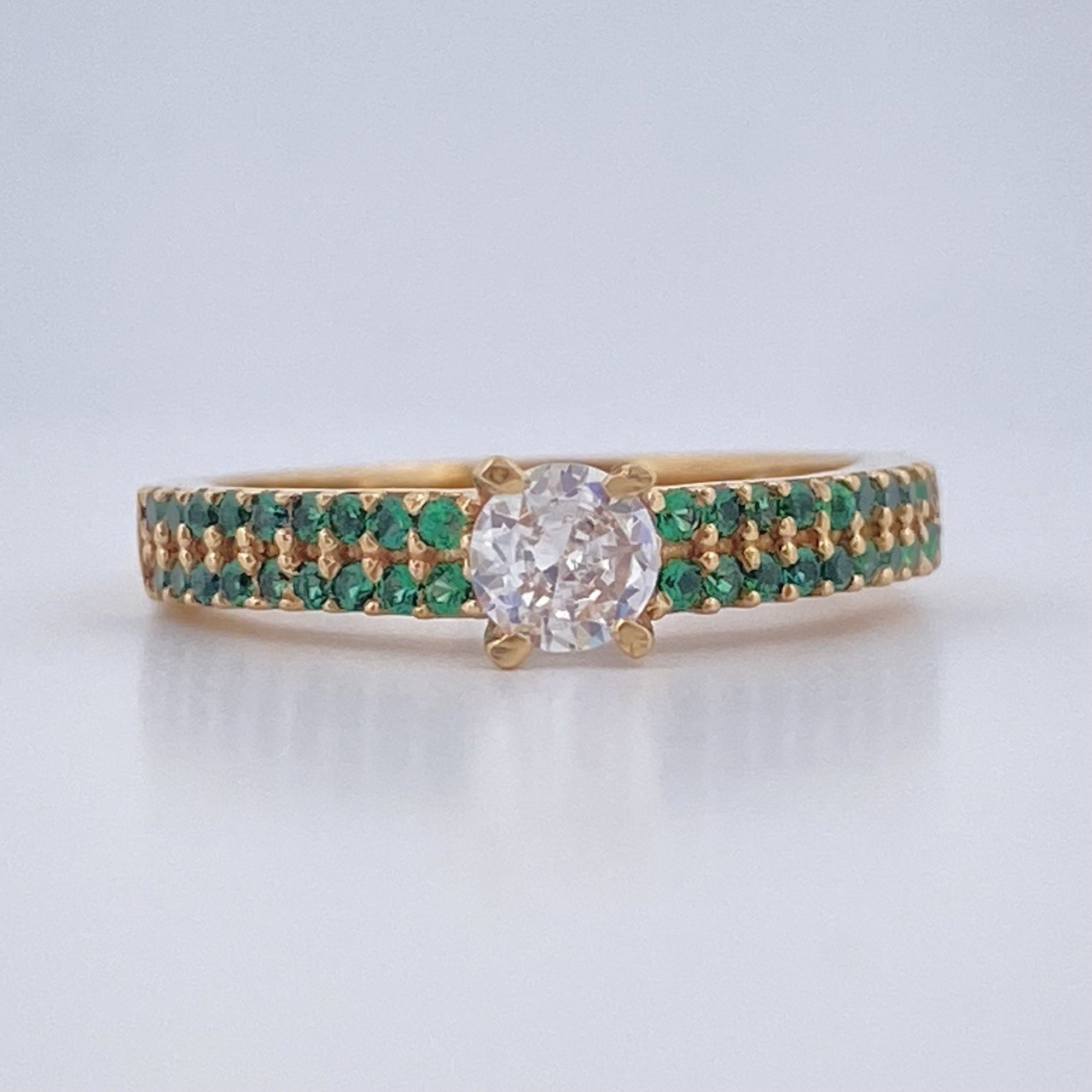 Green Charm Ring 3.15gr / Size 7 1/4 / 18K Gold $