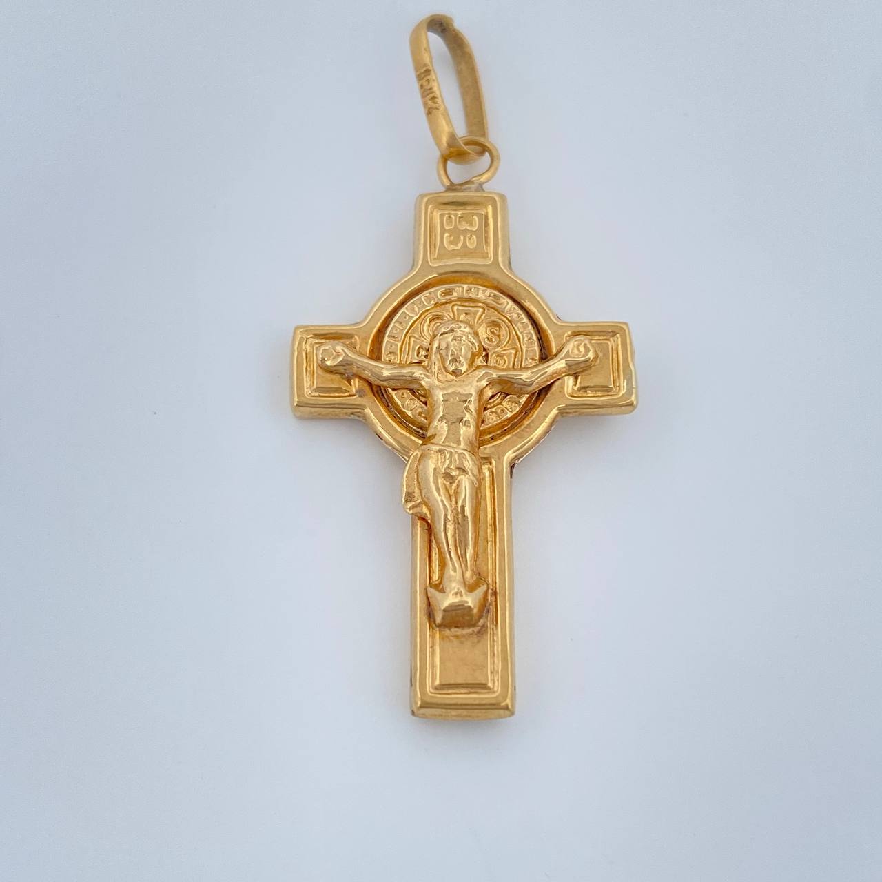 Pendant Cross Christ 2gr / 1 1/2 in / 18K Gold