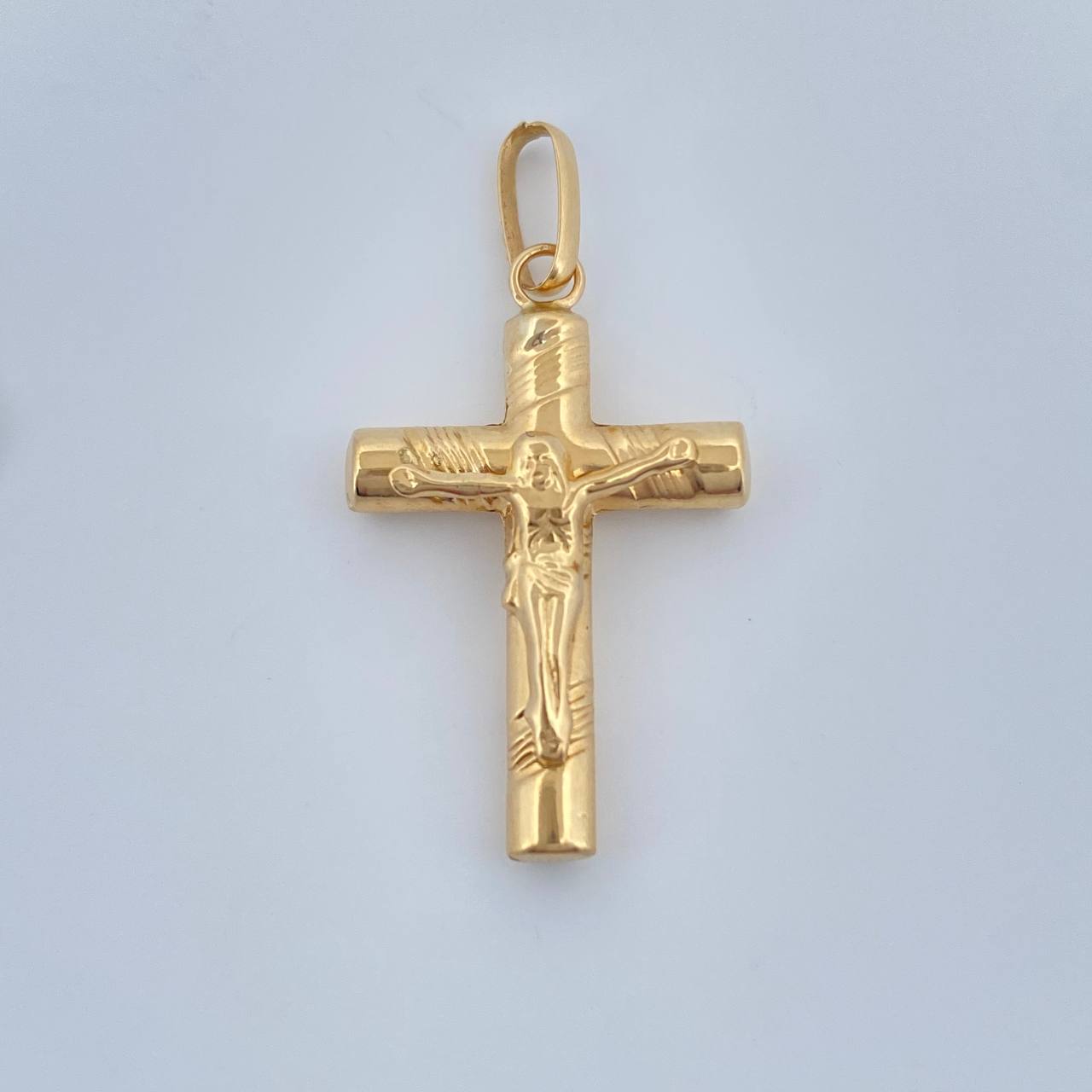 Dije Cruz Cristo 1.2gr / 1 1/4 in / Oro Amarillo 18K &