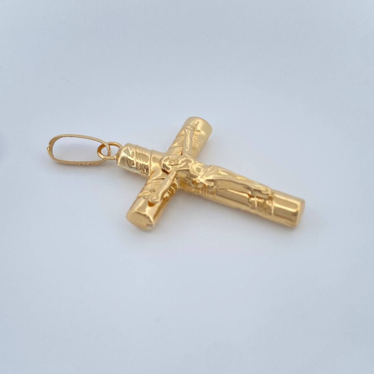 Dije Cruz Cristo 1.2gr / 1 1/4 in / Oro Amarillo 18K &