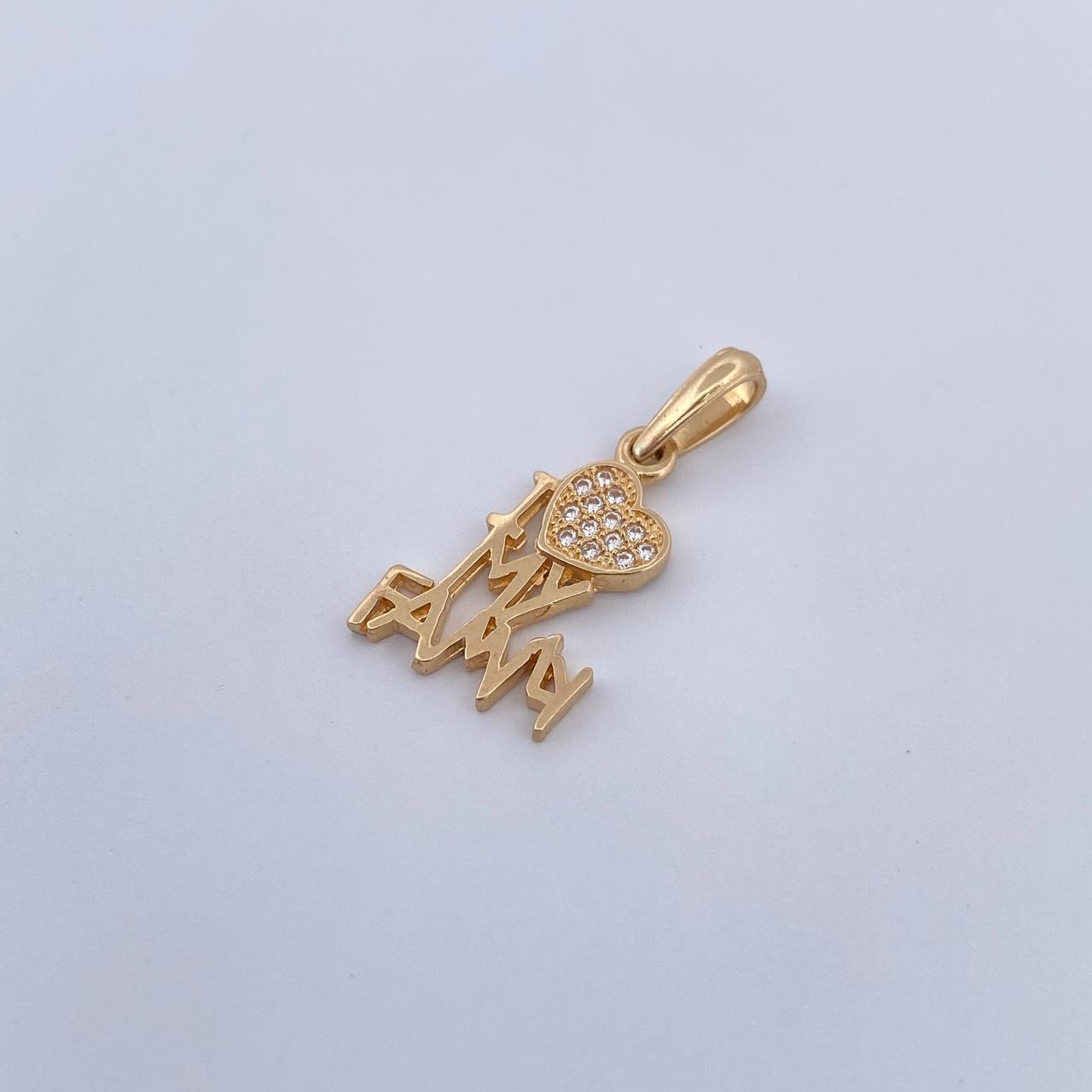 Dije Family Corazon 1.55gr / 2.3cm / Circones Blancos Oro Amarillo 18K &