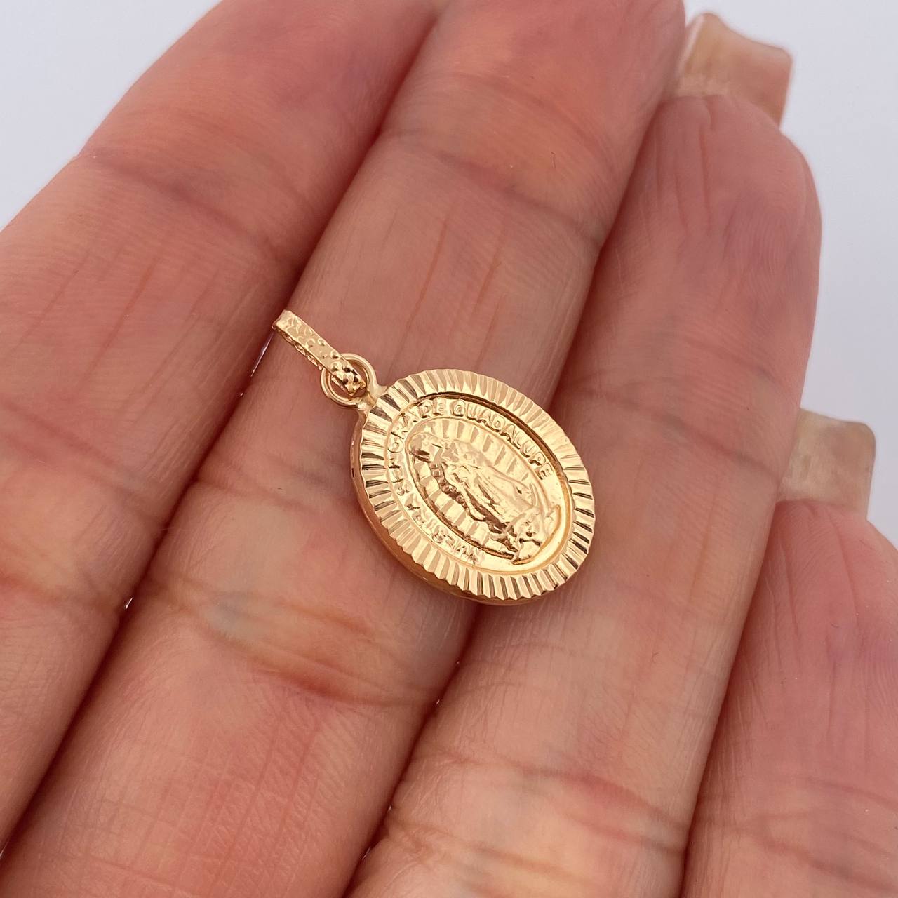 Pendant Virgin of Guadalupe 1.15gr / 0.9in / 18K Gold $
