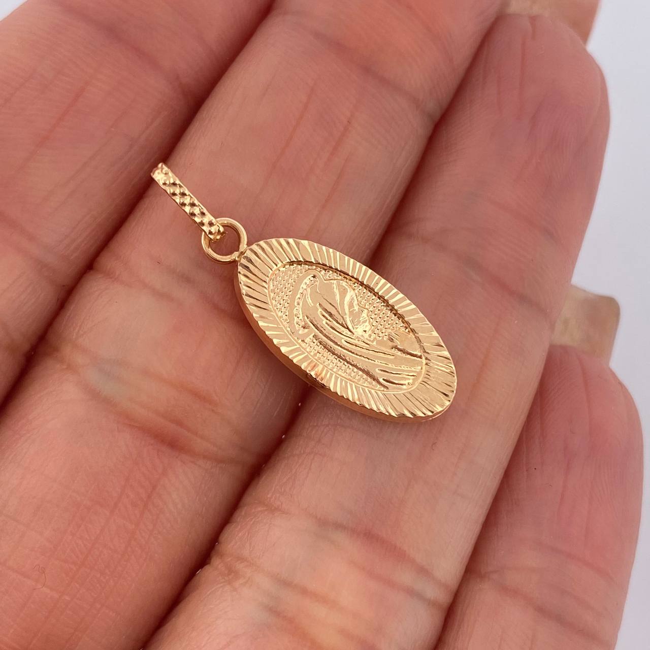 Pendant Virgin Mary 1gr / 2.7cm / 18K Gold $