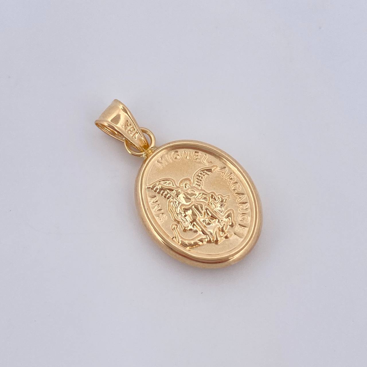 Pendant Saint Michael the Archangel 1.05gr / 2.4cm (0.9in) / 18K Gold $