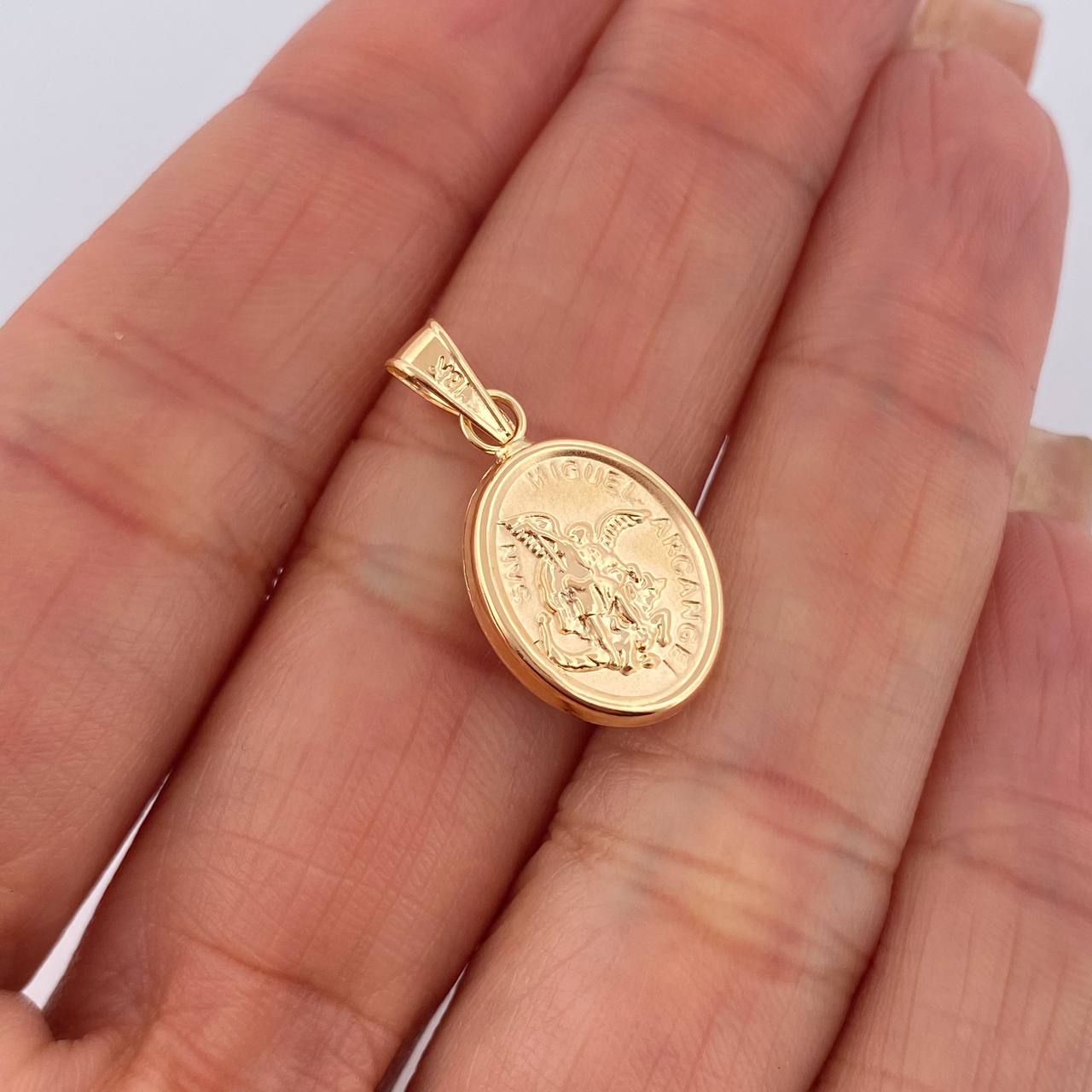 Pendant Saint Michael the Archangel 1.05gr / 2.4cm (0.9in) / 18K Gold $