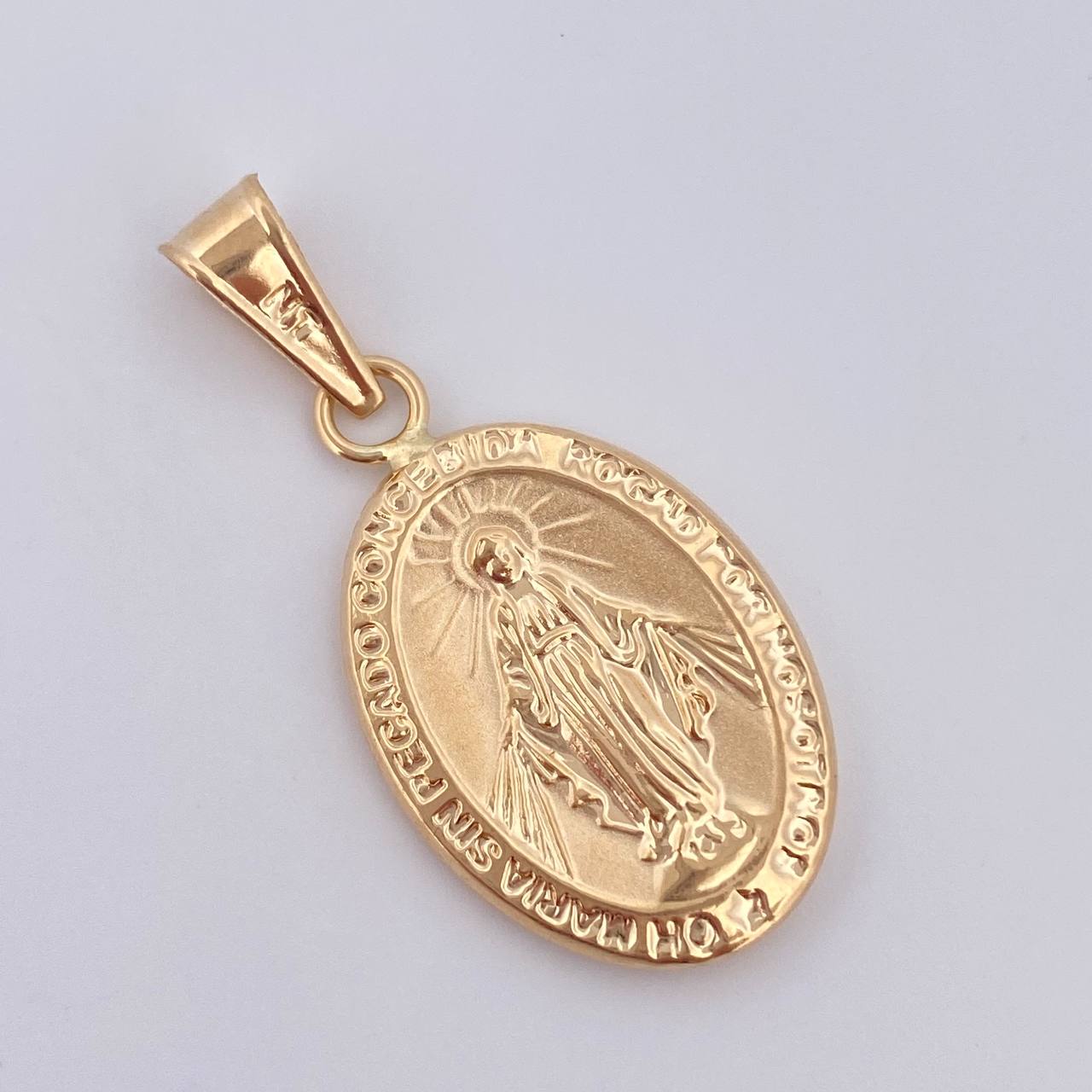 Pendant 1.55gr / 3cm / 18K Gold $