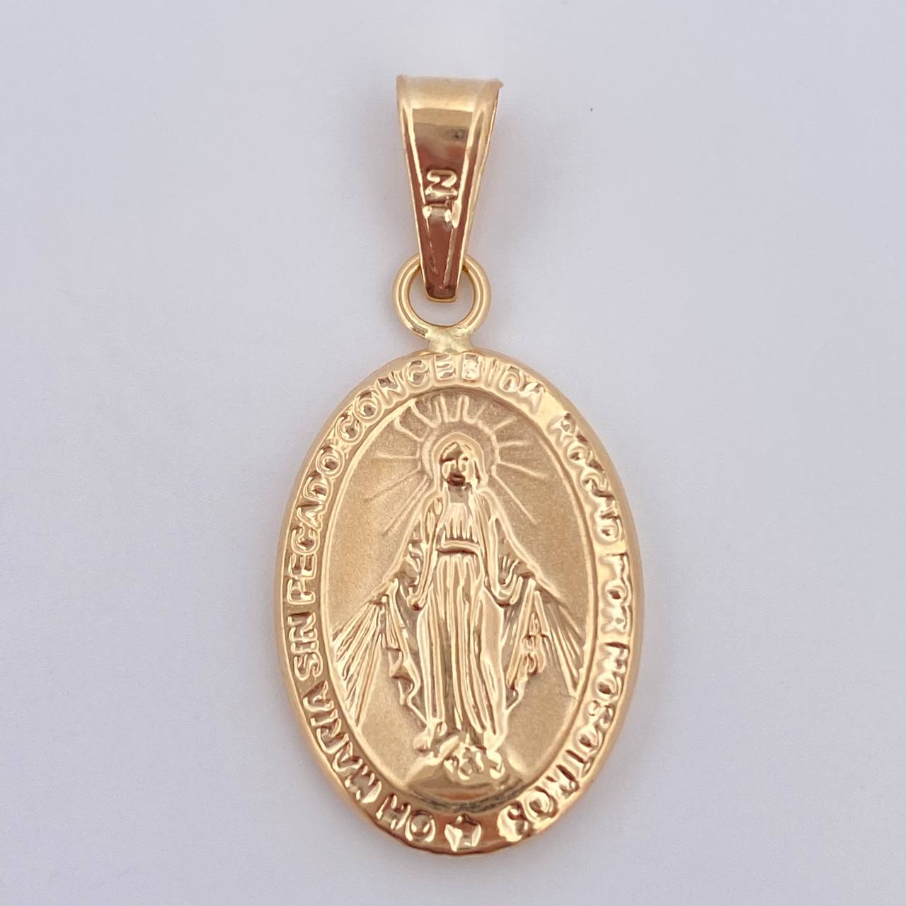 Pendant 1.55gr / 3cm / 18K Gold $
