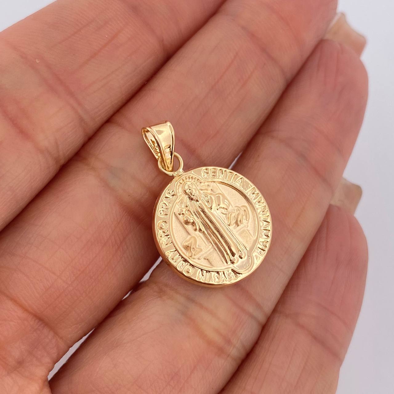 Pendant 1.3gr / 2.5cm (1.0in) / 18K Gold $