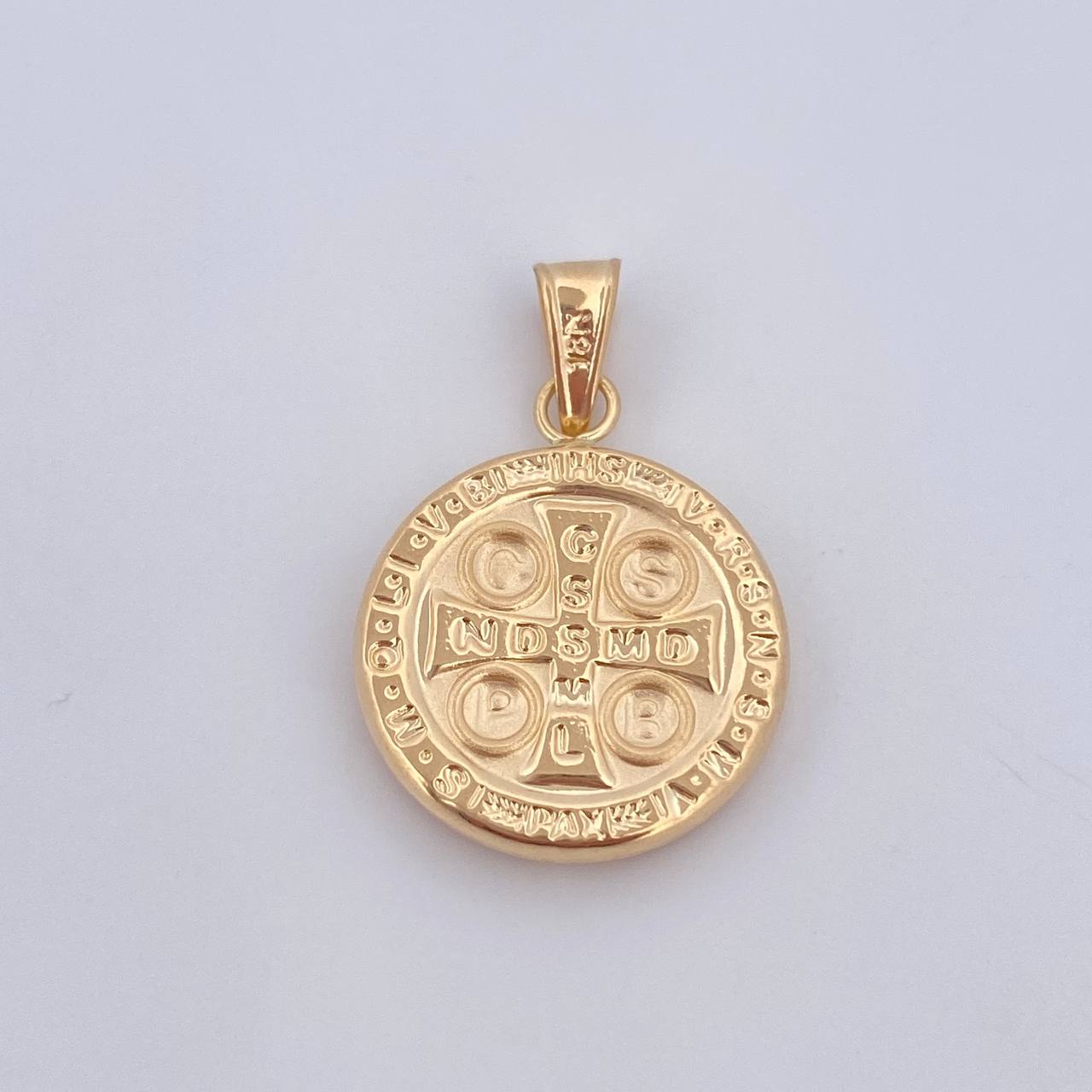 Pendant 1.35gr / 2.5cm / 1.0in / 18K Gold $