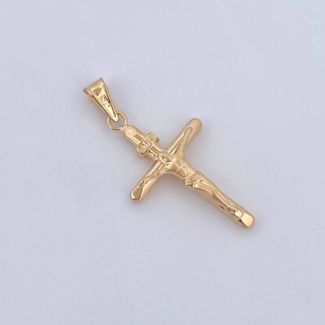 Cruz Cristo 1.05gr / 3.4cm / Oro 18K $