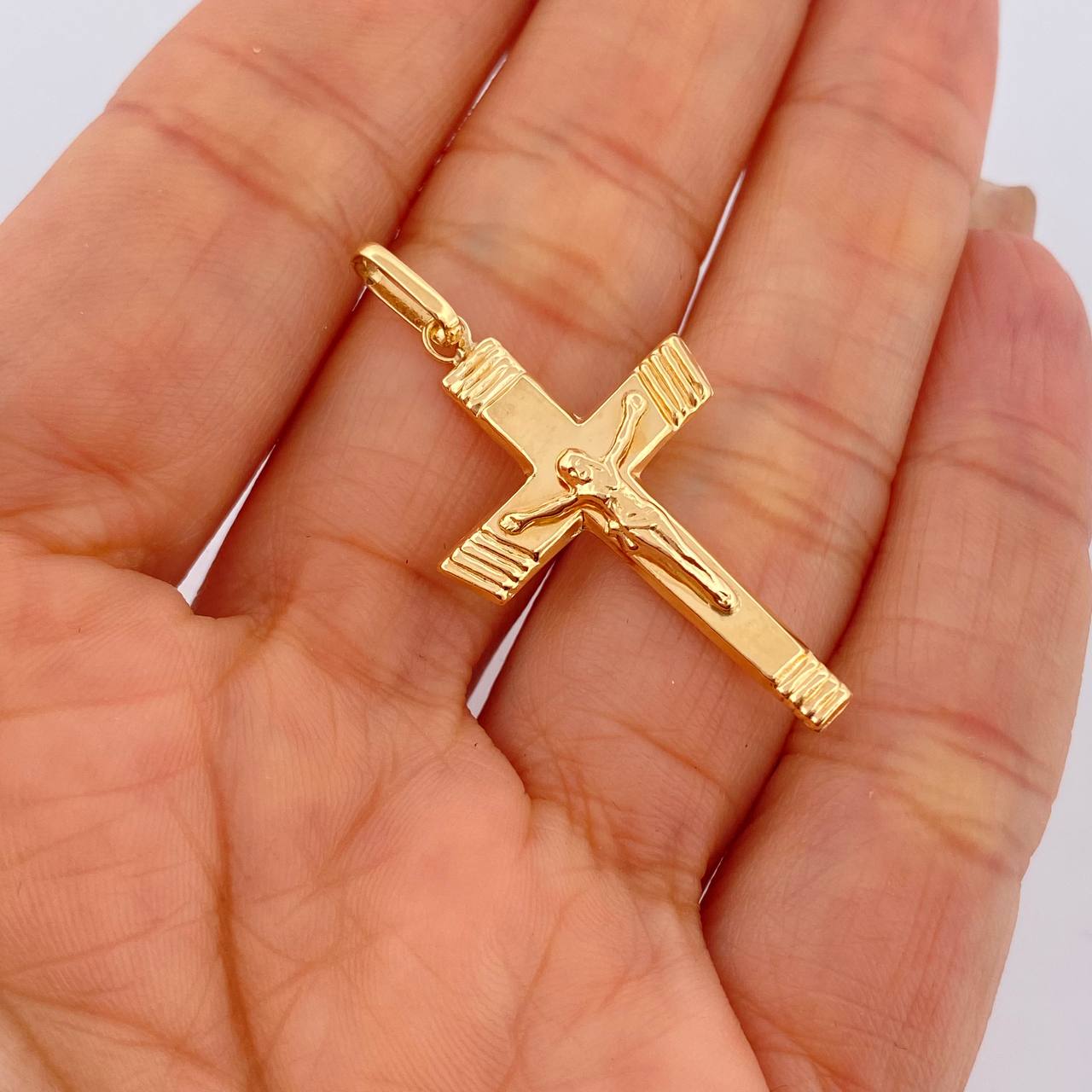 Dije Cruz Cristo 1.55gr / 4cm / Oro 18K $