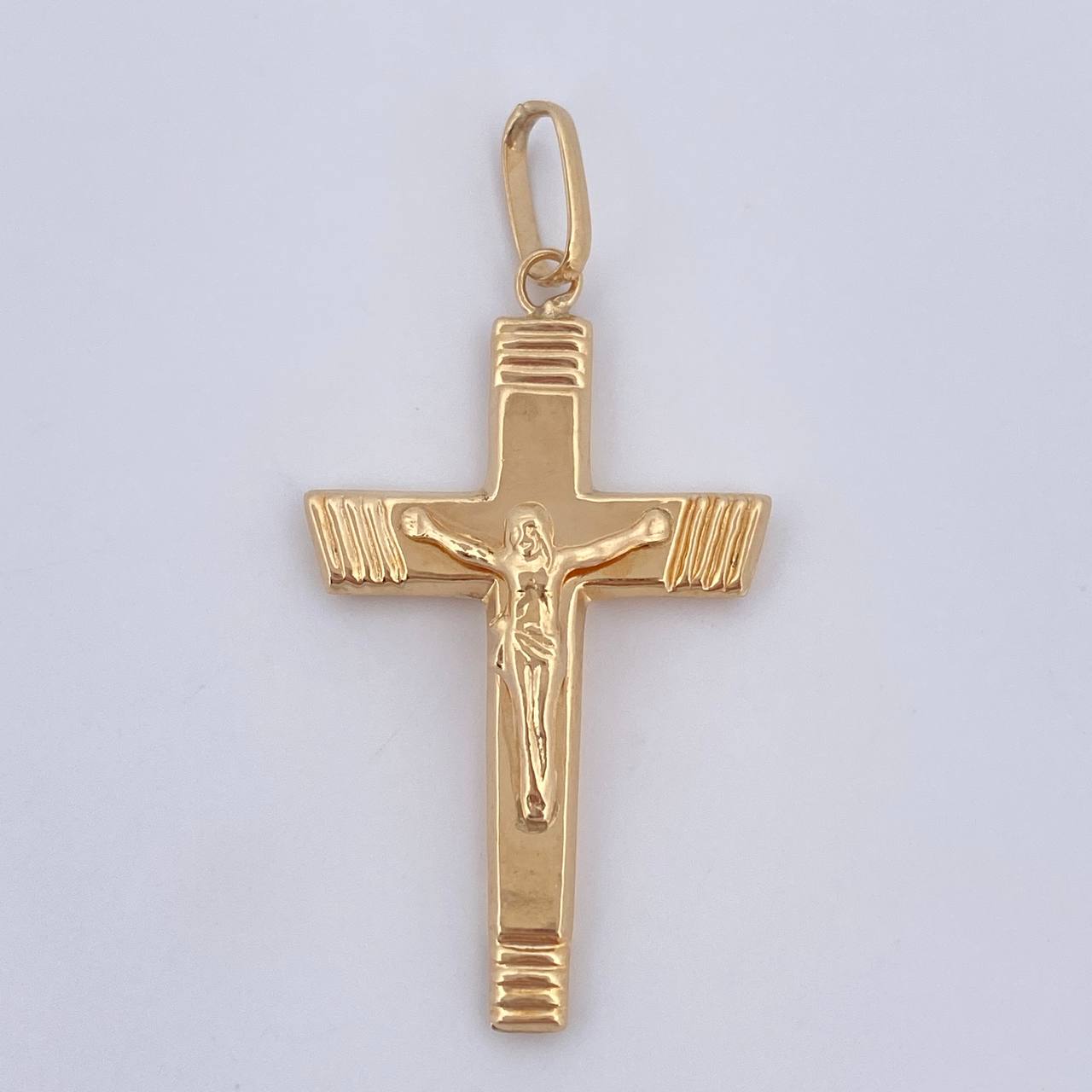 Dije Cruz Cristo 1.55gr / 4cm / Oro 18K $