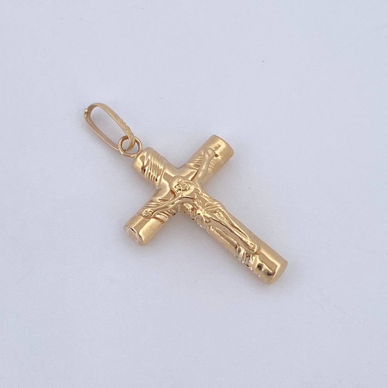 Cruz Cristo 1.25gr / 3cm / Oro 18K $