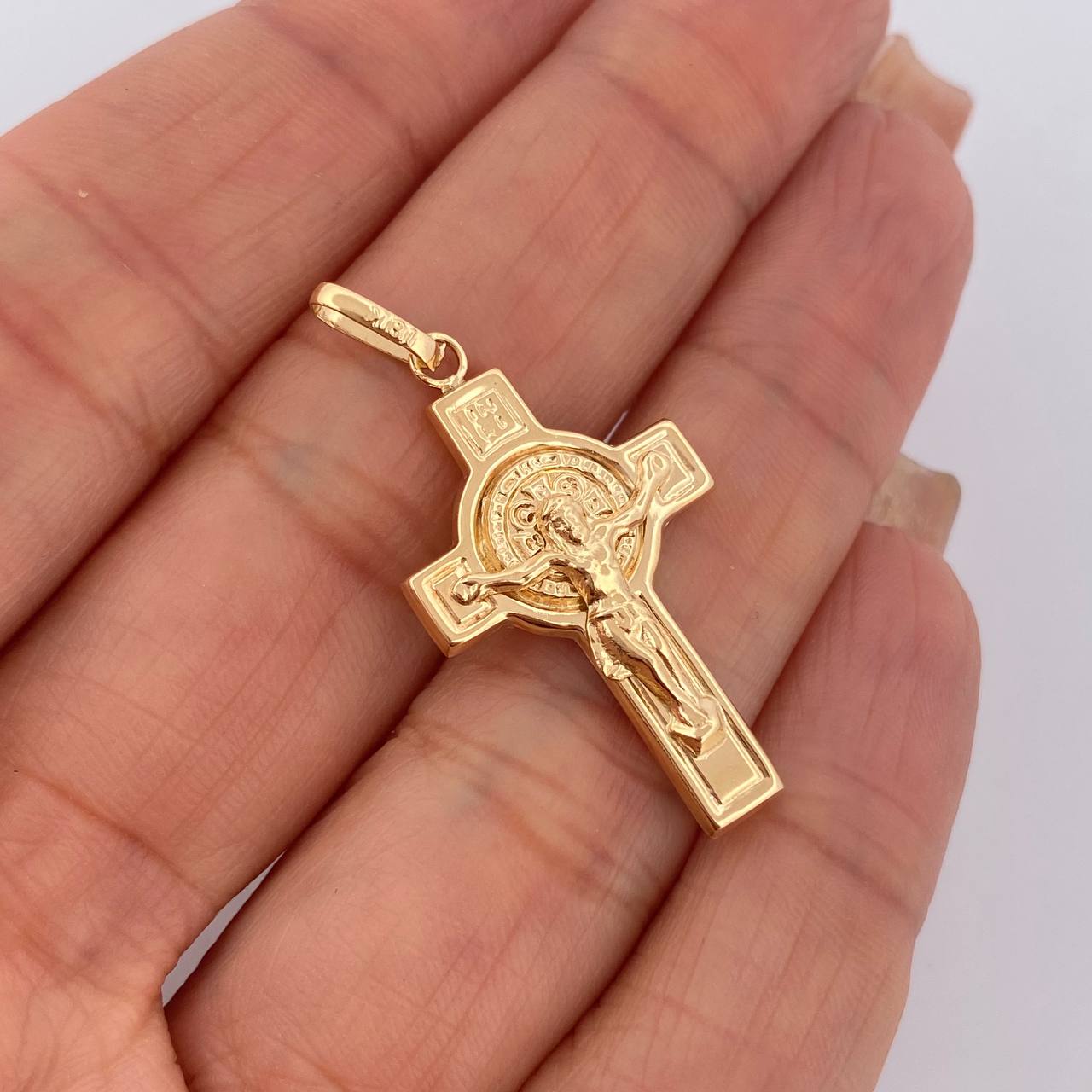 Pendant Cross Christ Saint Benedict 2.05gr / 3.6cm (1.4in) / 18K Gold $