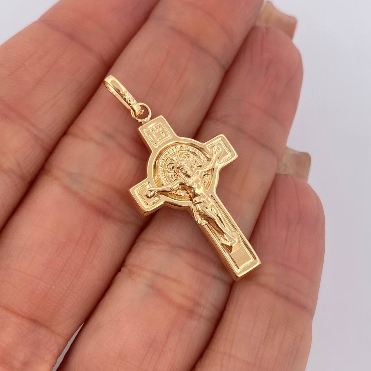 Pendant Cross Christ Saint Benedict 2gr / 3.5cm (1.4in) / 18K Gold $