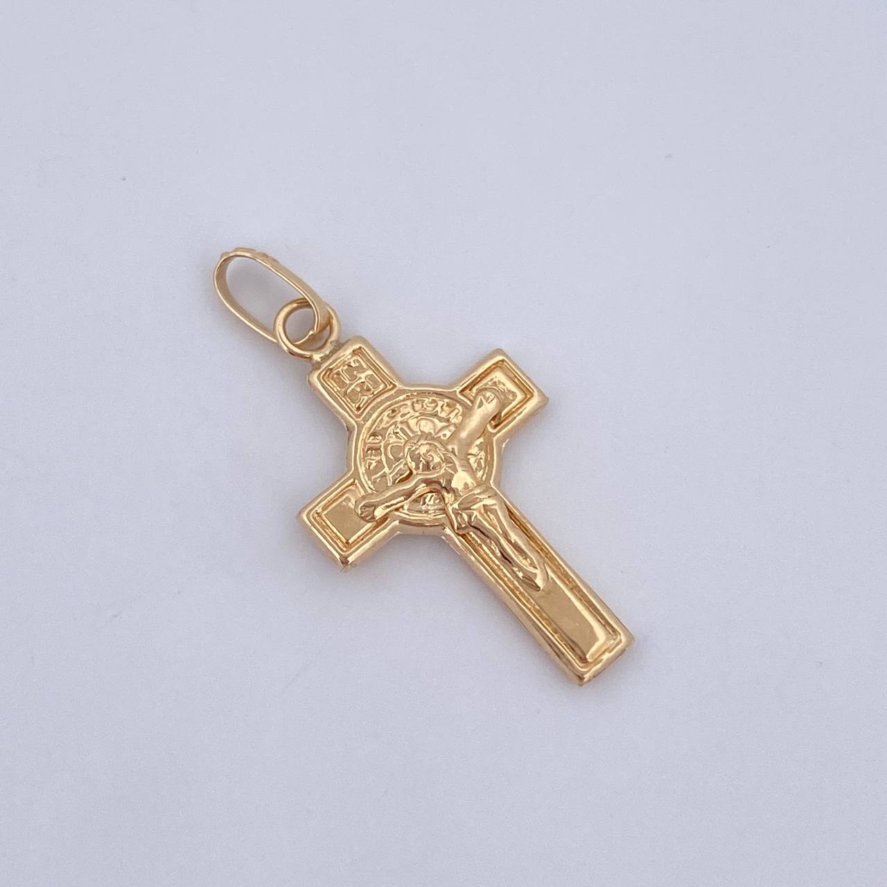 Pendant Cross Christ Saint Benedict 0.75gr / 2.5cm (1.0in) / 18K Gold $