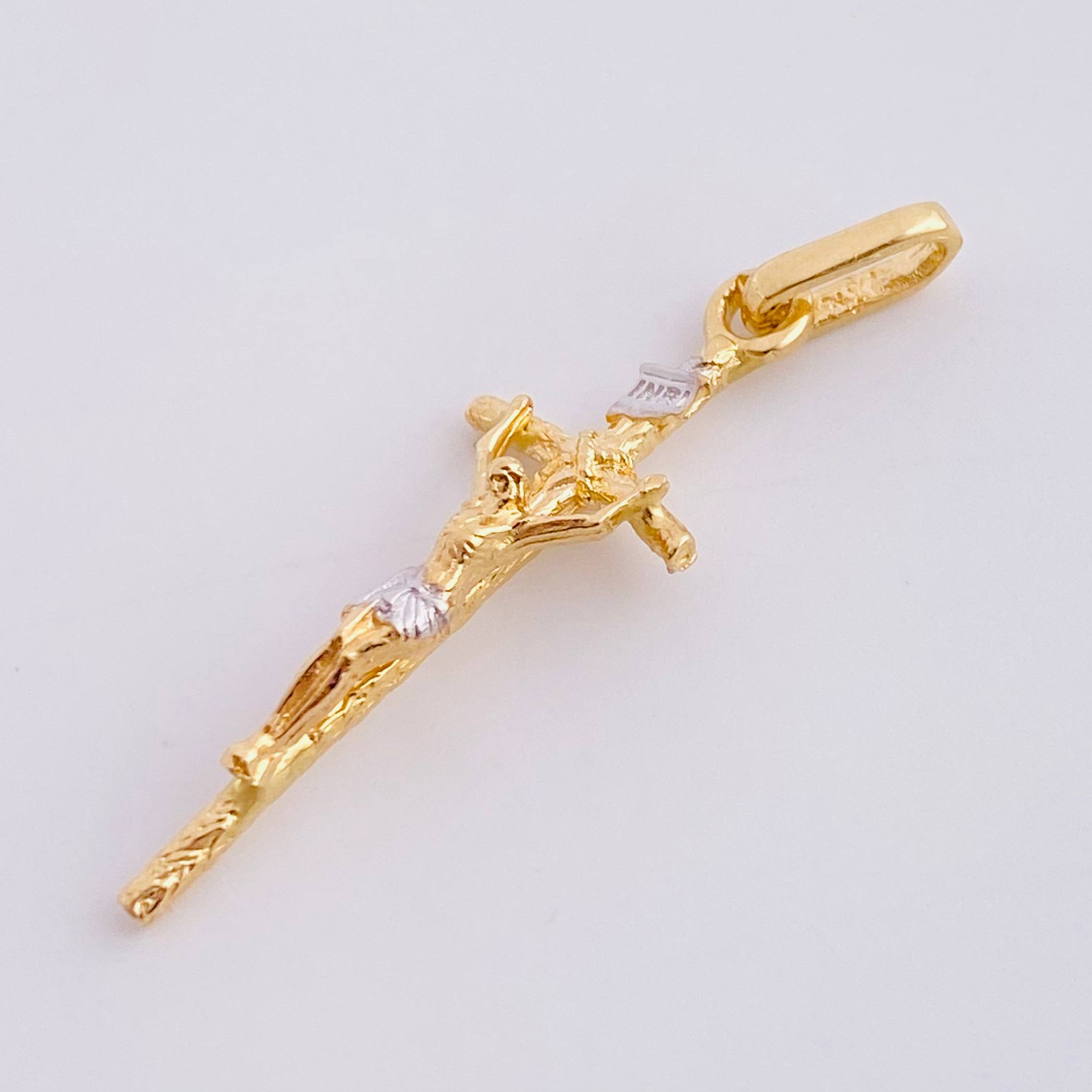 Dije Cruz Cristo 1.35 g / 1 1/4 in Dos Oros Amarillo Blanco 18K