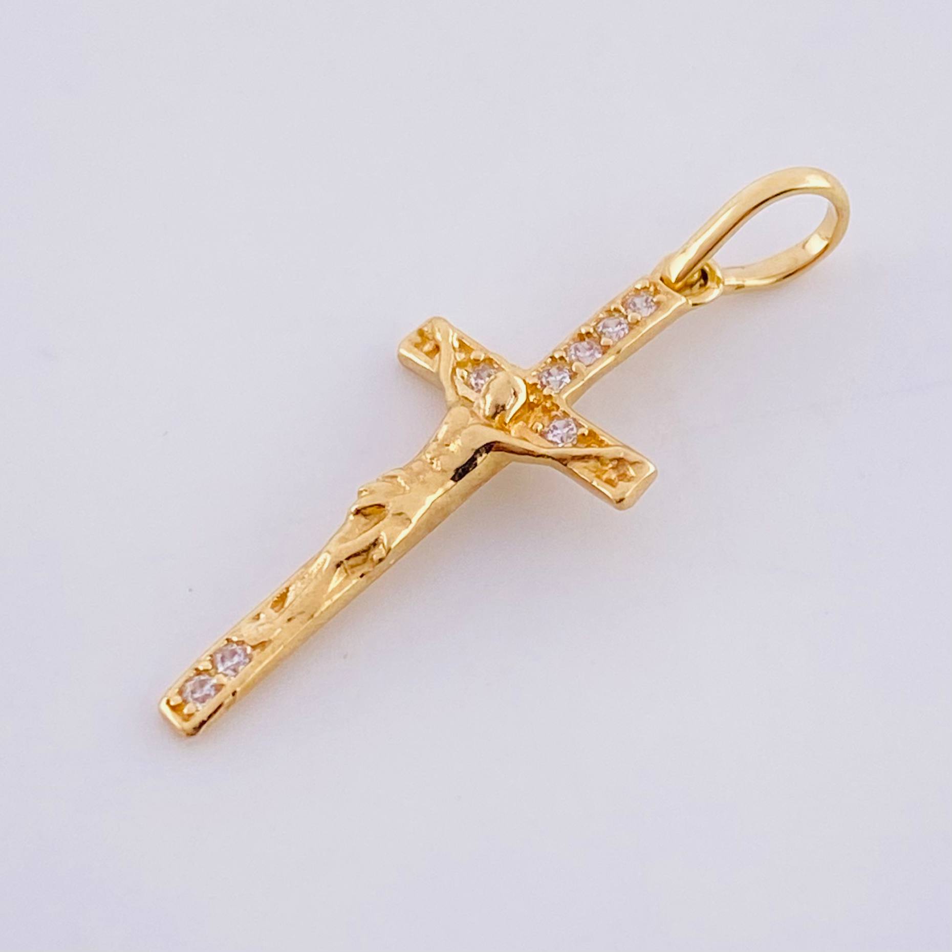 Dije Cruz Cristo 0.9 g / 1 in Oro Amarillo 18K