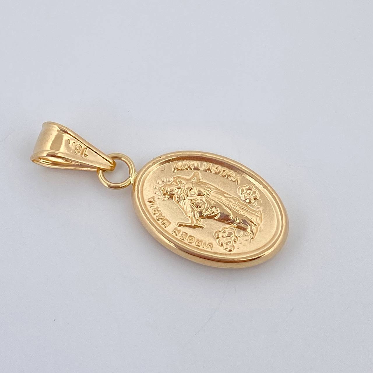 Dije Virgen Maria Uxiliadora 0.7gr / 2.4cm / Oro 18K $