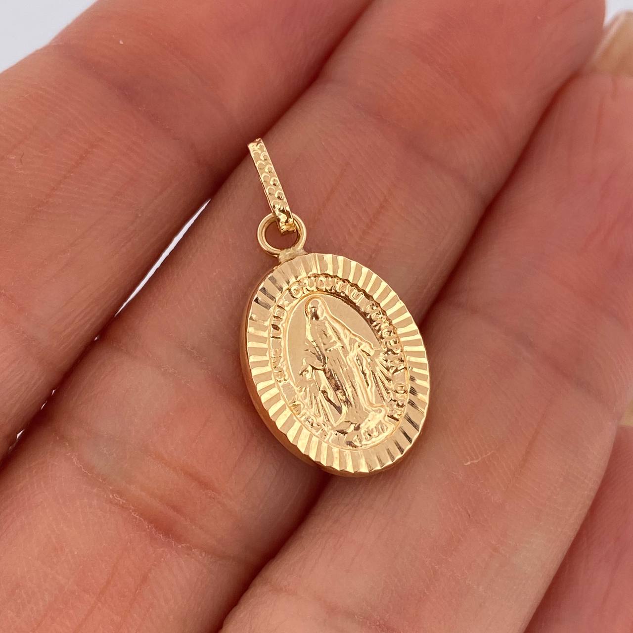Dije Virgen Milagrosa 1.2gr / 2.4cm / Oro 18K $