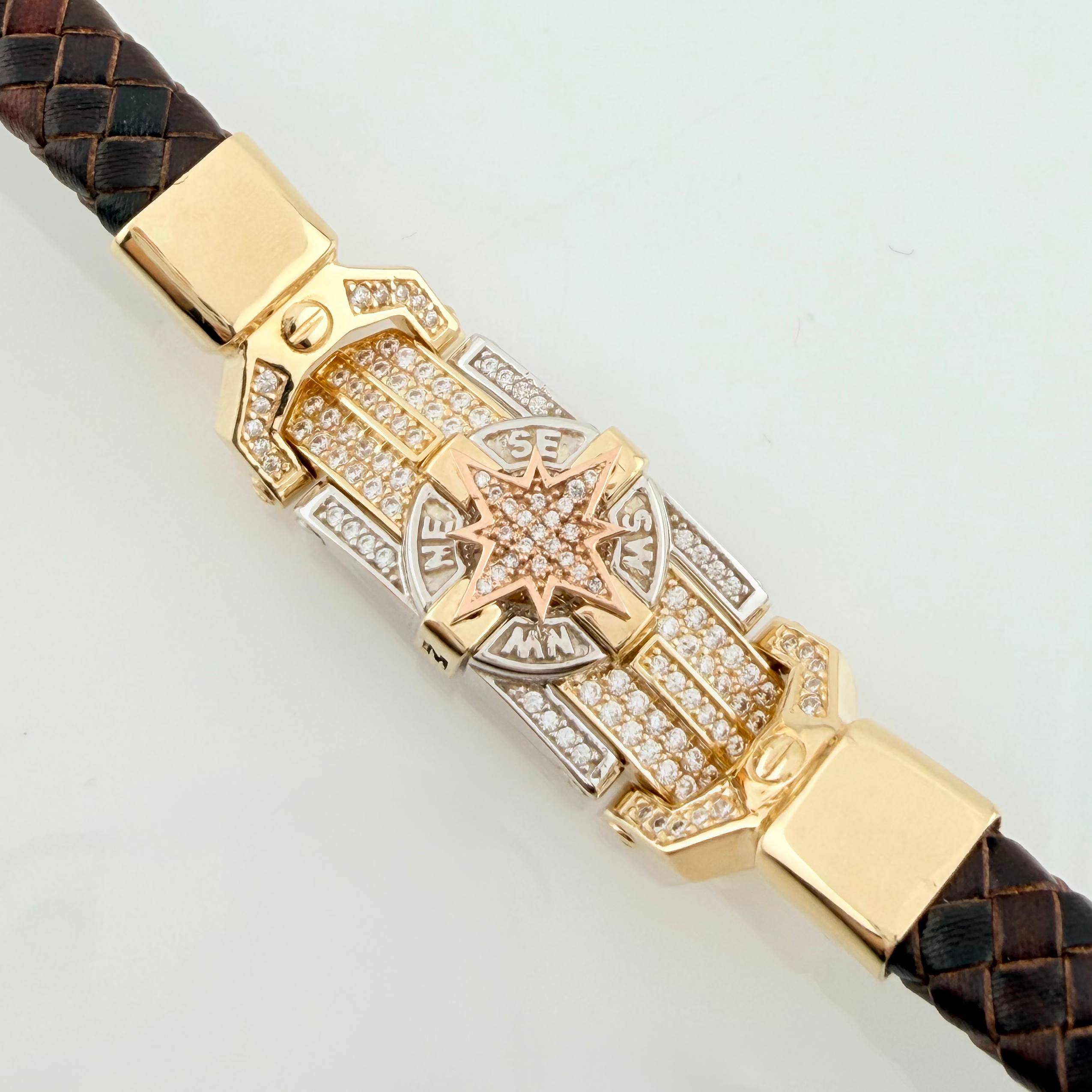 Pulso estrella 39.5gr / 8 1/2 in / 9.4mm Tres Oro18K ©