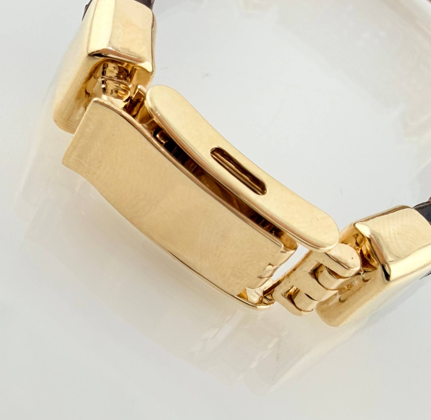 Pulso estrella 39.5gr / 8 1/2 in / 9.4mm Tres Oro18K ©