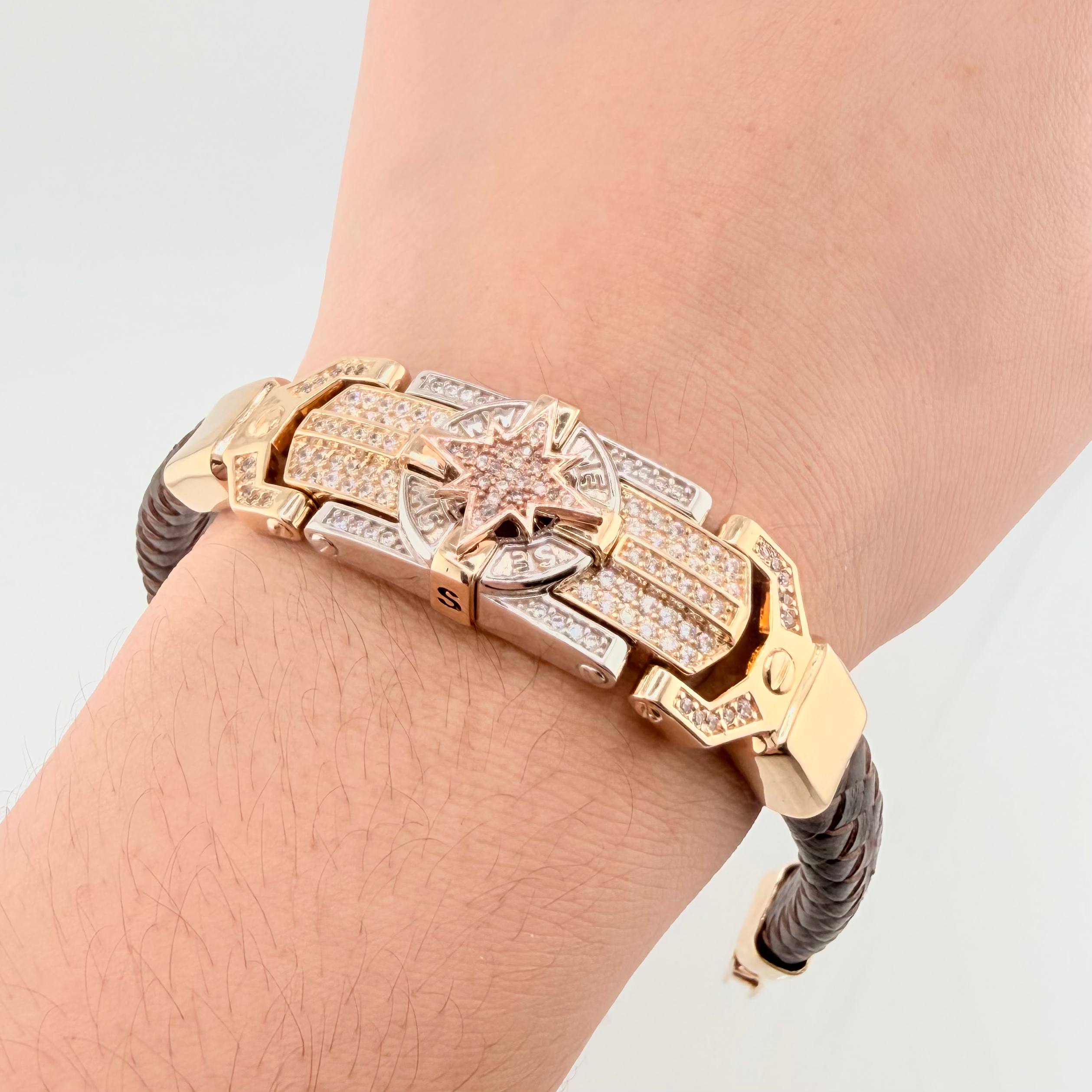 Pulso estrella 39.5gr / 8 1/2 in / 9.4mm Tres Oro18K ©