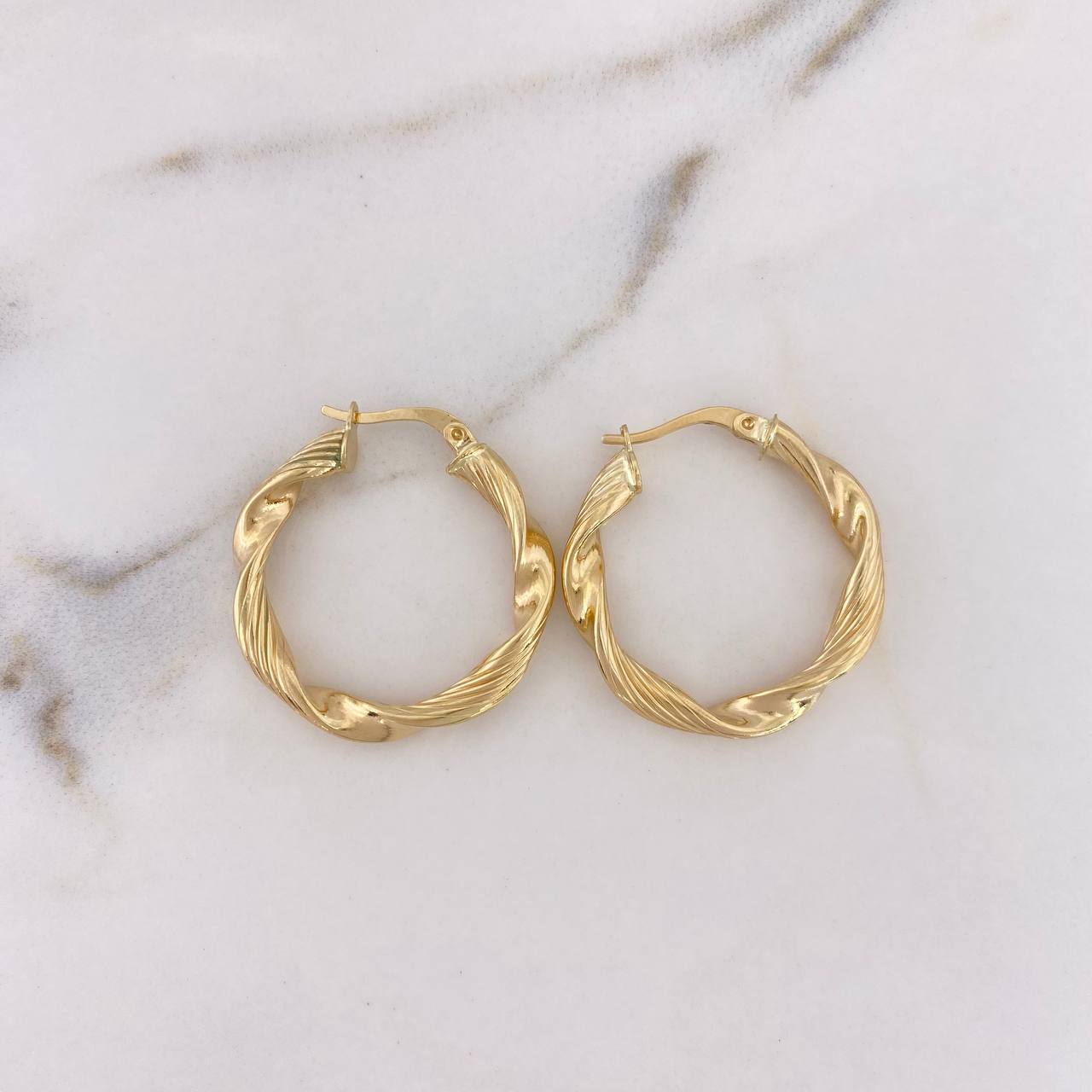 Hoop Earrings Weigh 3.15gr / 3cm / Striped Spiral 18K Yellow Gold #