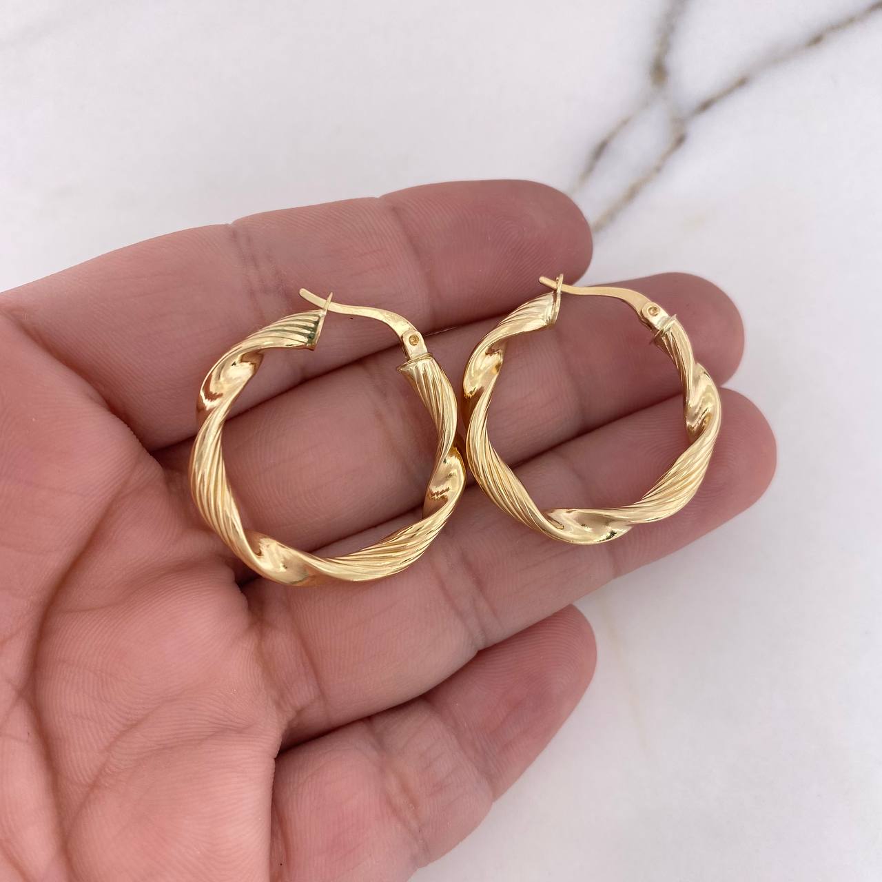 Hoop Earrings Weigh 3.15gr / 3cm / Striped Spiral 18K Yellow Gold #