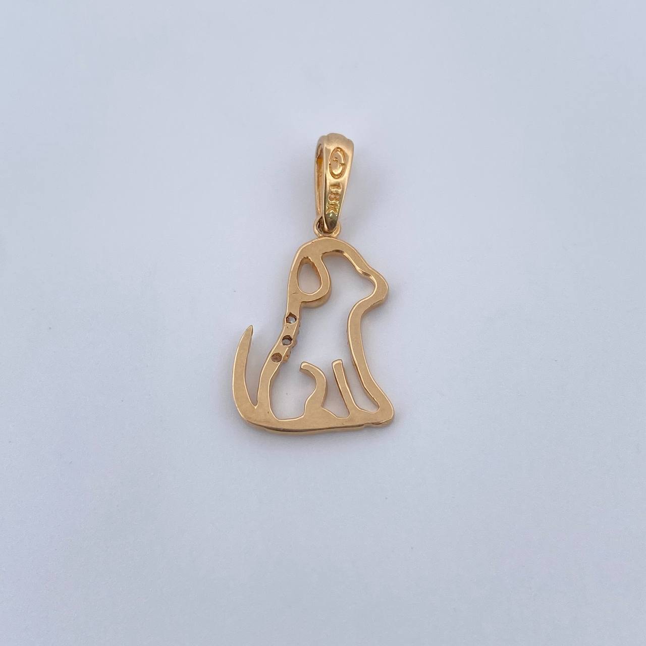 Dije Silueta Perro 1.1gr / 2.3cm / Circones Blancos / Liso Oro Amarillo 18K &