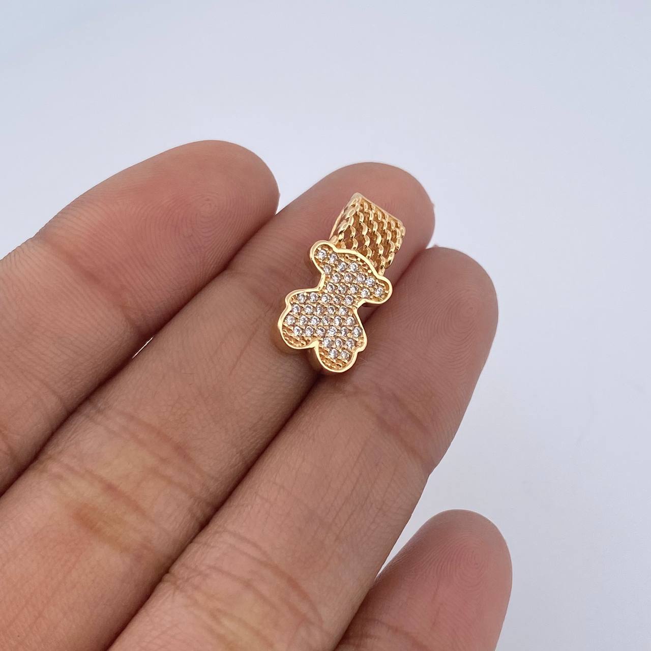 Dije Malla Oso Ts 1.95gr / 1.9cm / Circones Blancos Oro Amarillo 18K &