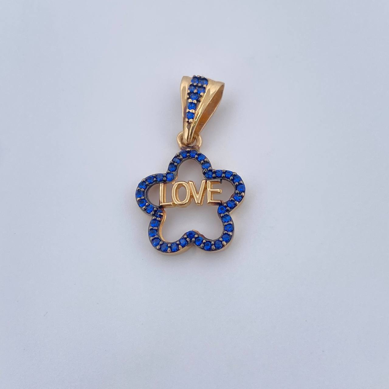 Dije Flor Silueta Love 1.5gr / 2.4cm / Circones Azules Oro Amarillo 18K &