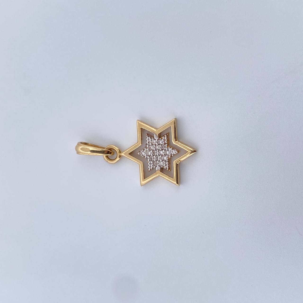 Pendant Star 1.35gr / 2.4cm / White Zircons / Two 18K Yellow and White Golds &