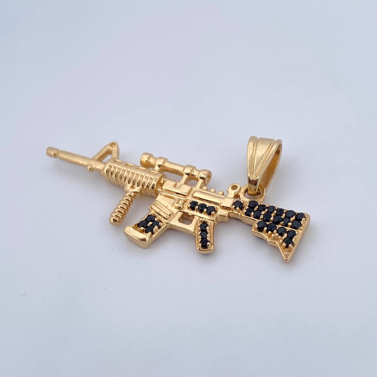 Pendant Rifle Weapon M 9.2gr / 4.7cm / Black Zircons 18K Yellow Gold &