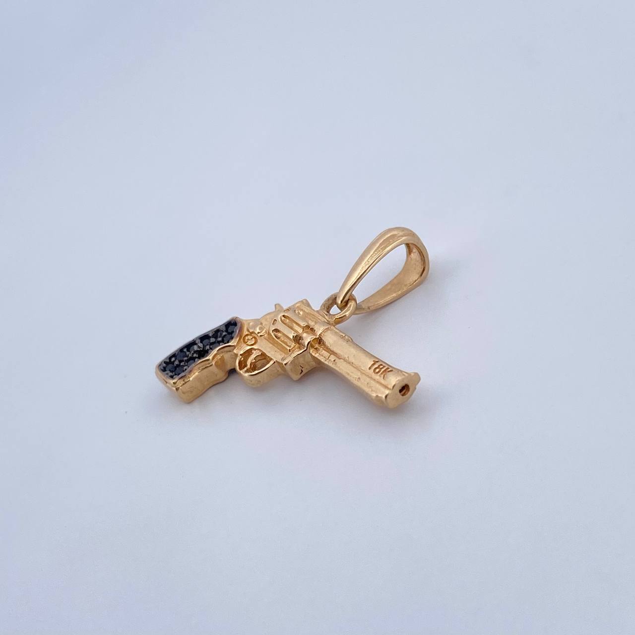 Pendant Revolver Weapon 2.7gr / 2.2cm / Black Zircons 18K Yellow Gold &