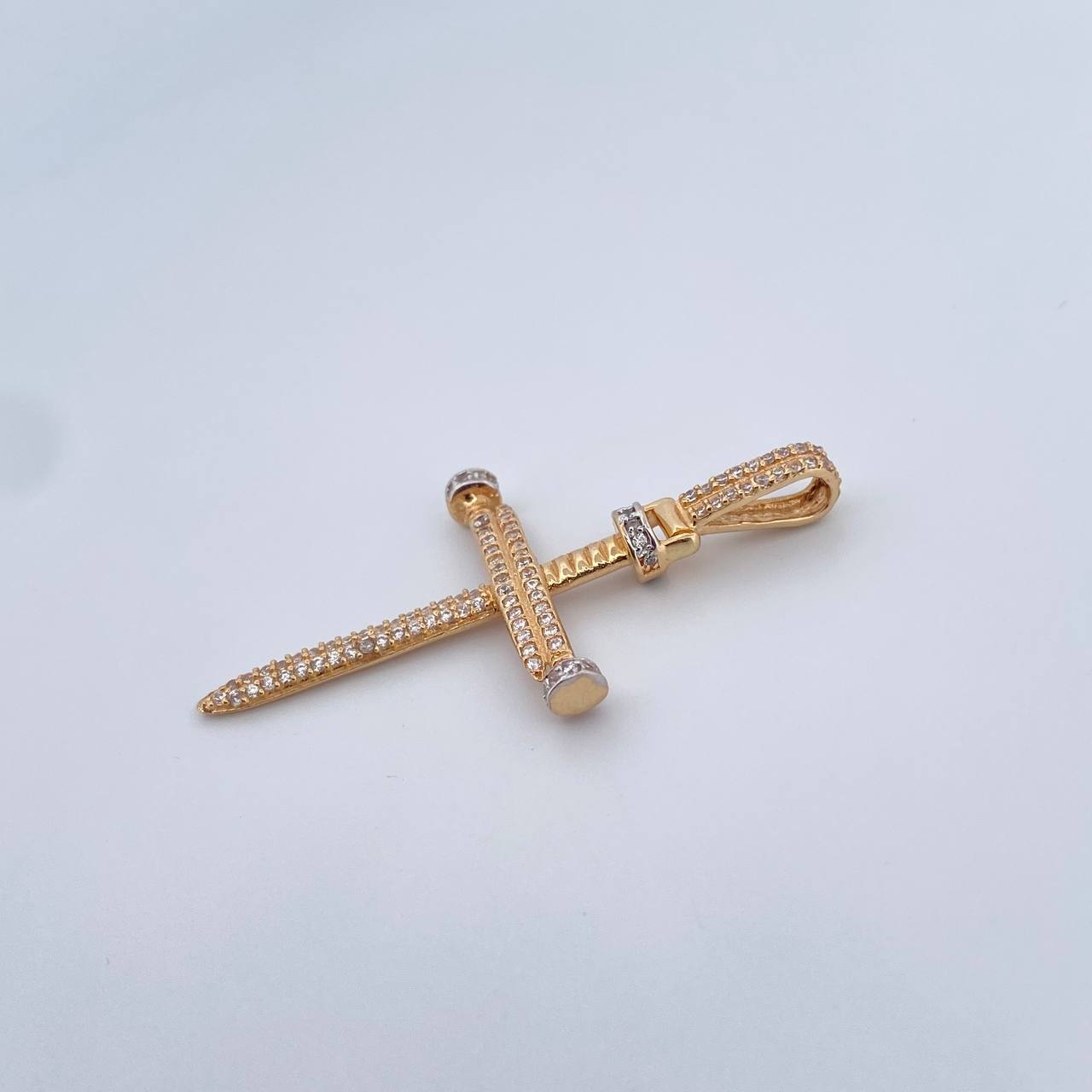 Dije Cruz Clavo 3.3gr / 4.5cm / Circones Blancos Dos Oros Blanco Amarillo 18K &