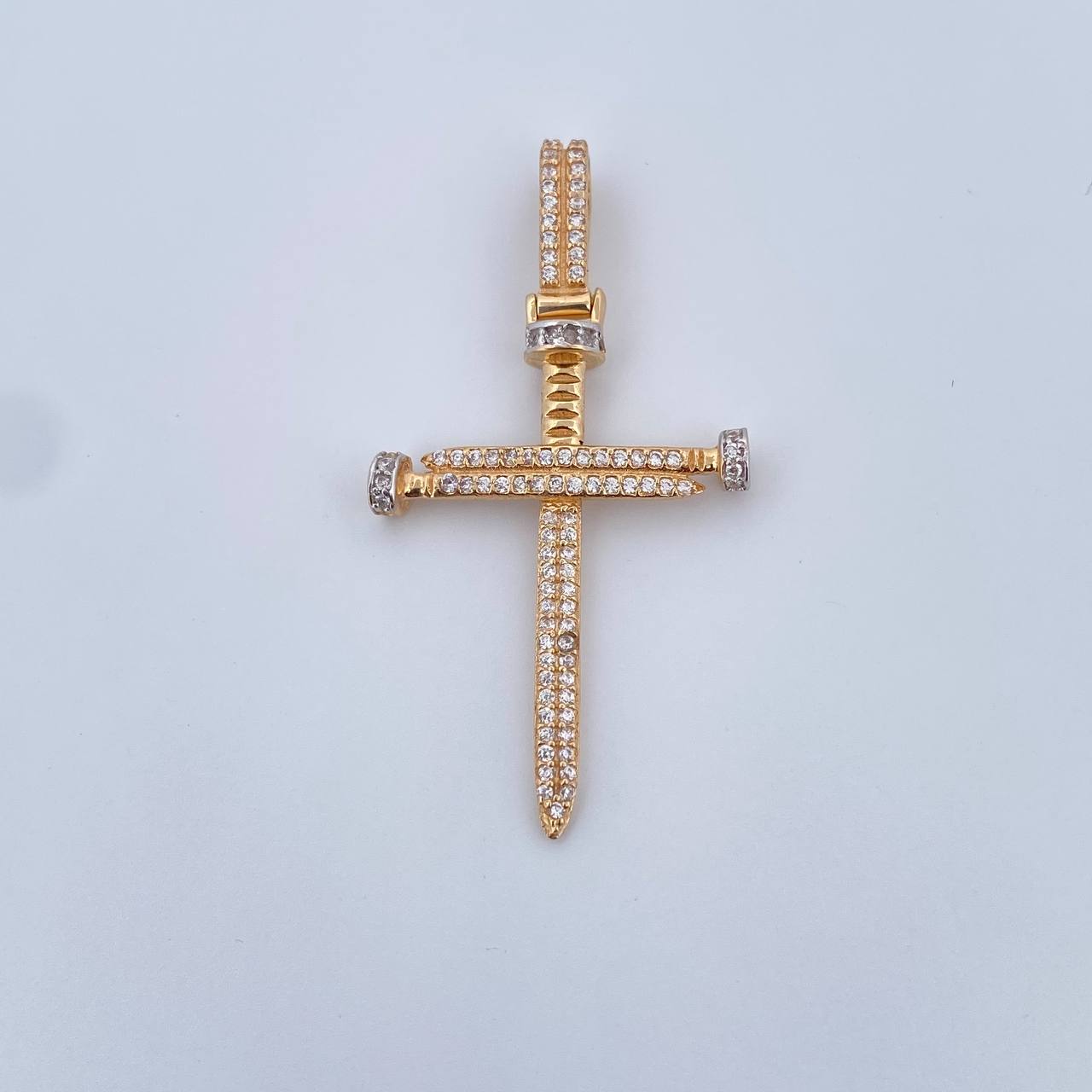 Dije Cruz Clavo 3.3gr / 4.5cm / Circones Blancos Dos Oros Blanco Amarillo 18K &