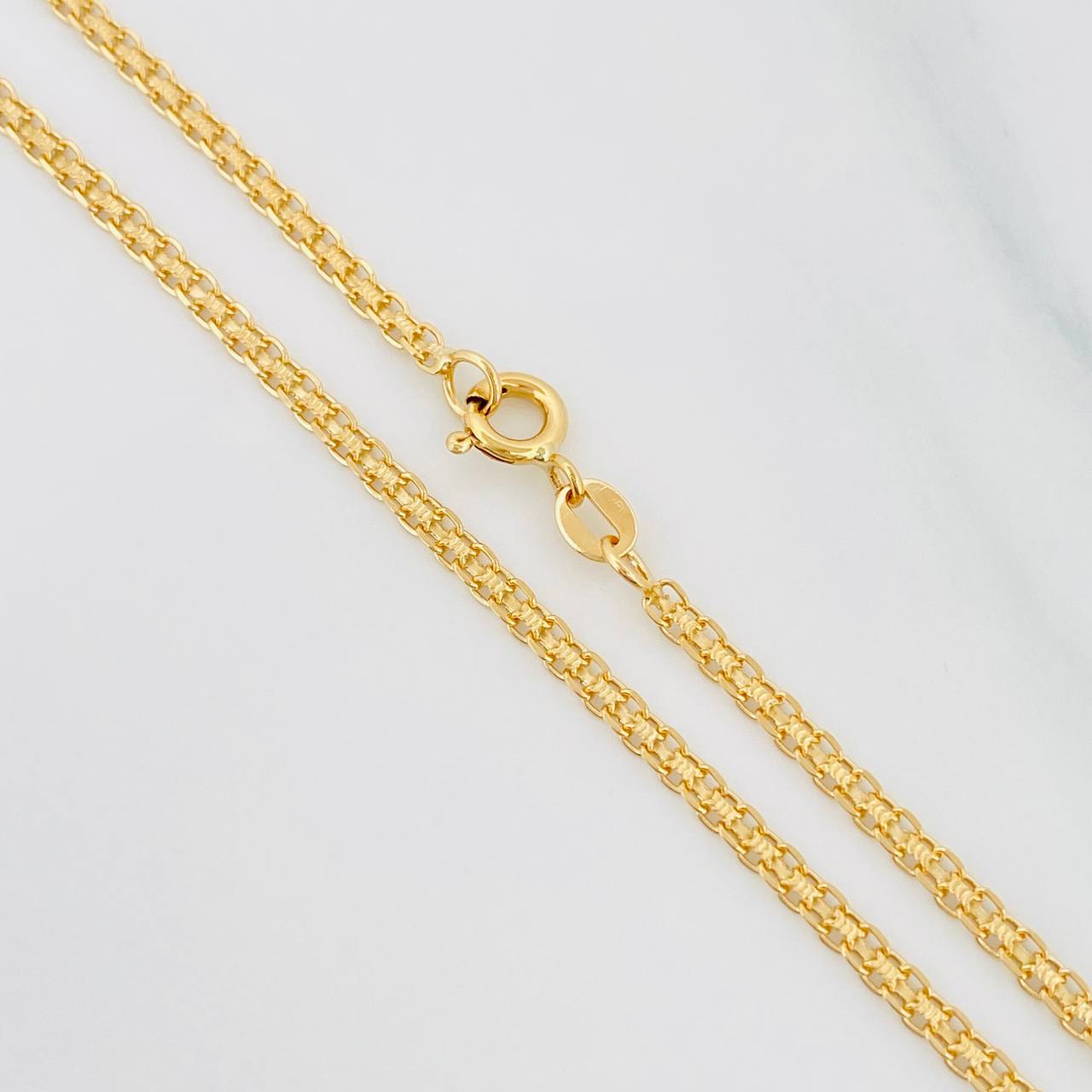 Cadena China 5.4g / 24 in / 2.11mm Oro Amarillo 18K