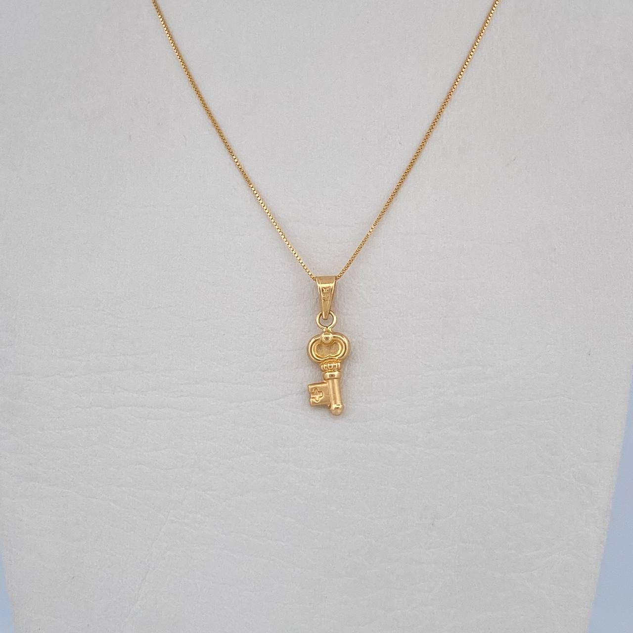 Set Venetian Chain 1.1gr / 45cm / 0.5mm + Pendant 0.5gr / 2cm Stamped 18K Yellow Gold (Offer) &