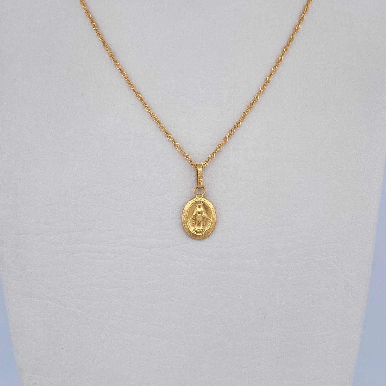 Set Singapore Chain 1.25gr / 45cm / 0.9mm + Pendant Miraculous Virgin 0.45gr / 1.8cm Smooth 18K Yellow Gold (Offer) &